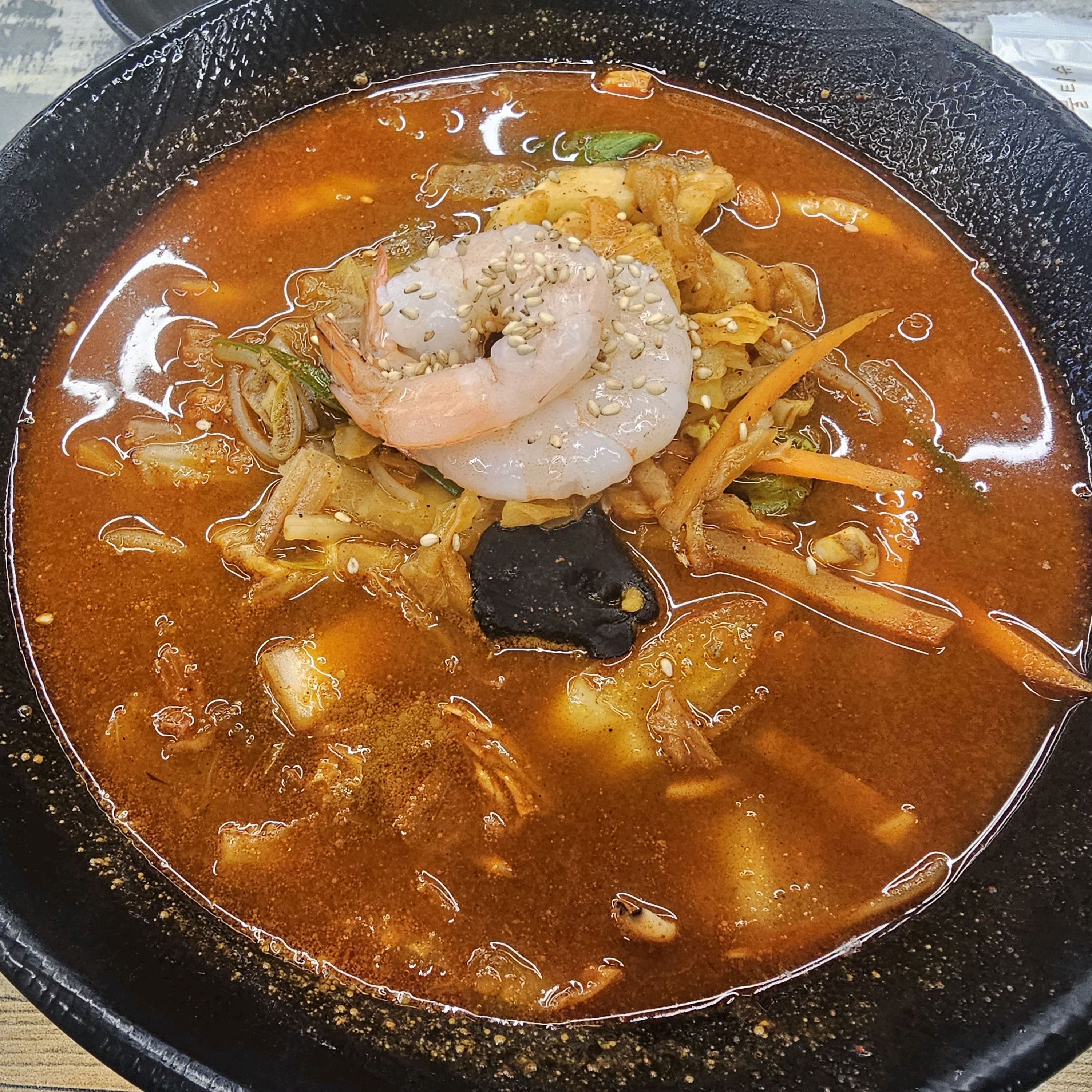 짬뽕이랑 중화비빔밥 덜 맵게 주문했어요! - 대구 맛집 유창반점