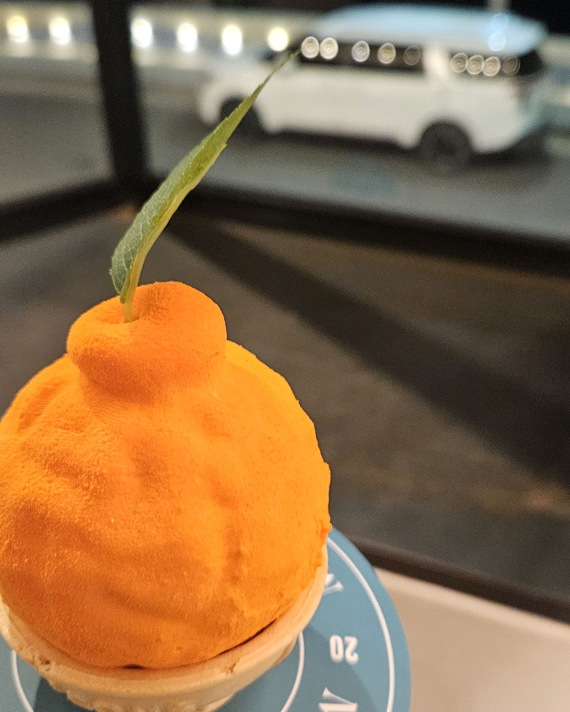 제주에 여행와서 유명하고 분위기 좋다는 카페에 다녀왔습니다. 웨이팅이 길다는 말을 들었는데