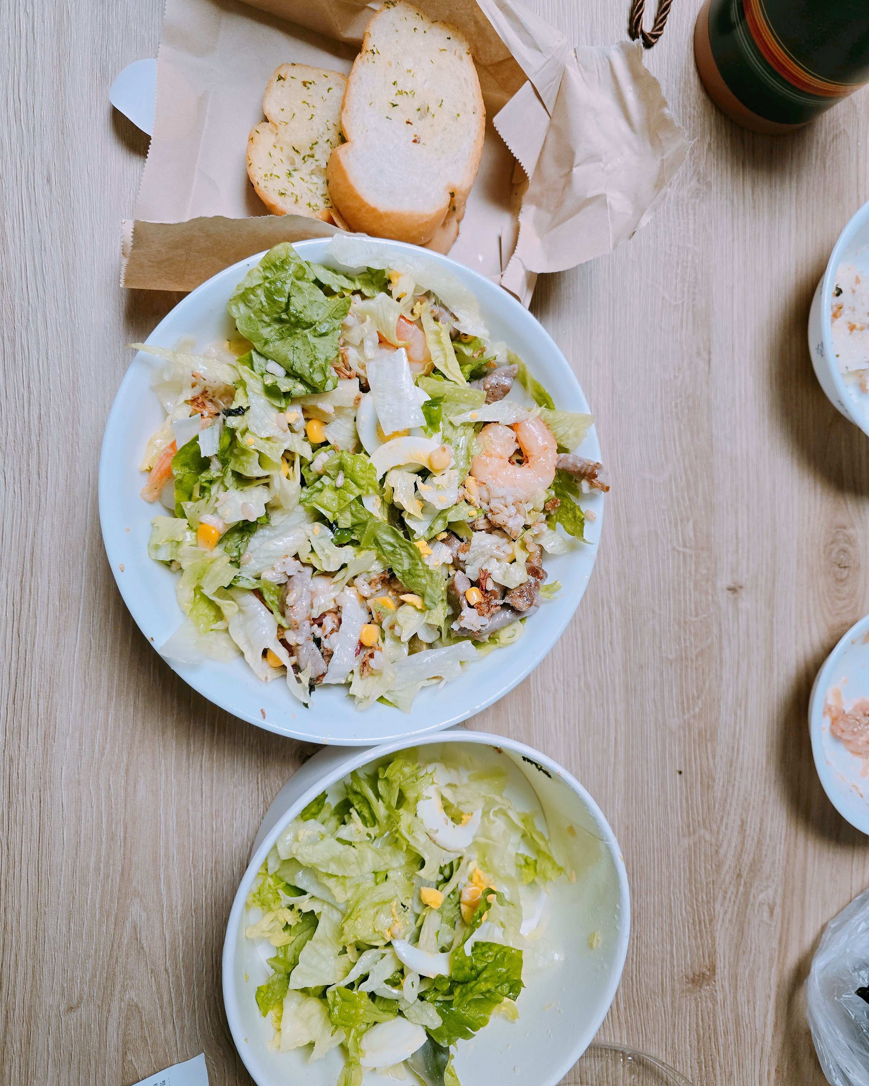 양 많고 맛있네요! 야채는 신선하고 고기는 부드럽고 새우는 비린내 안나고 맛있습니다. - 불당동 맛집 행포케 신불당점