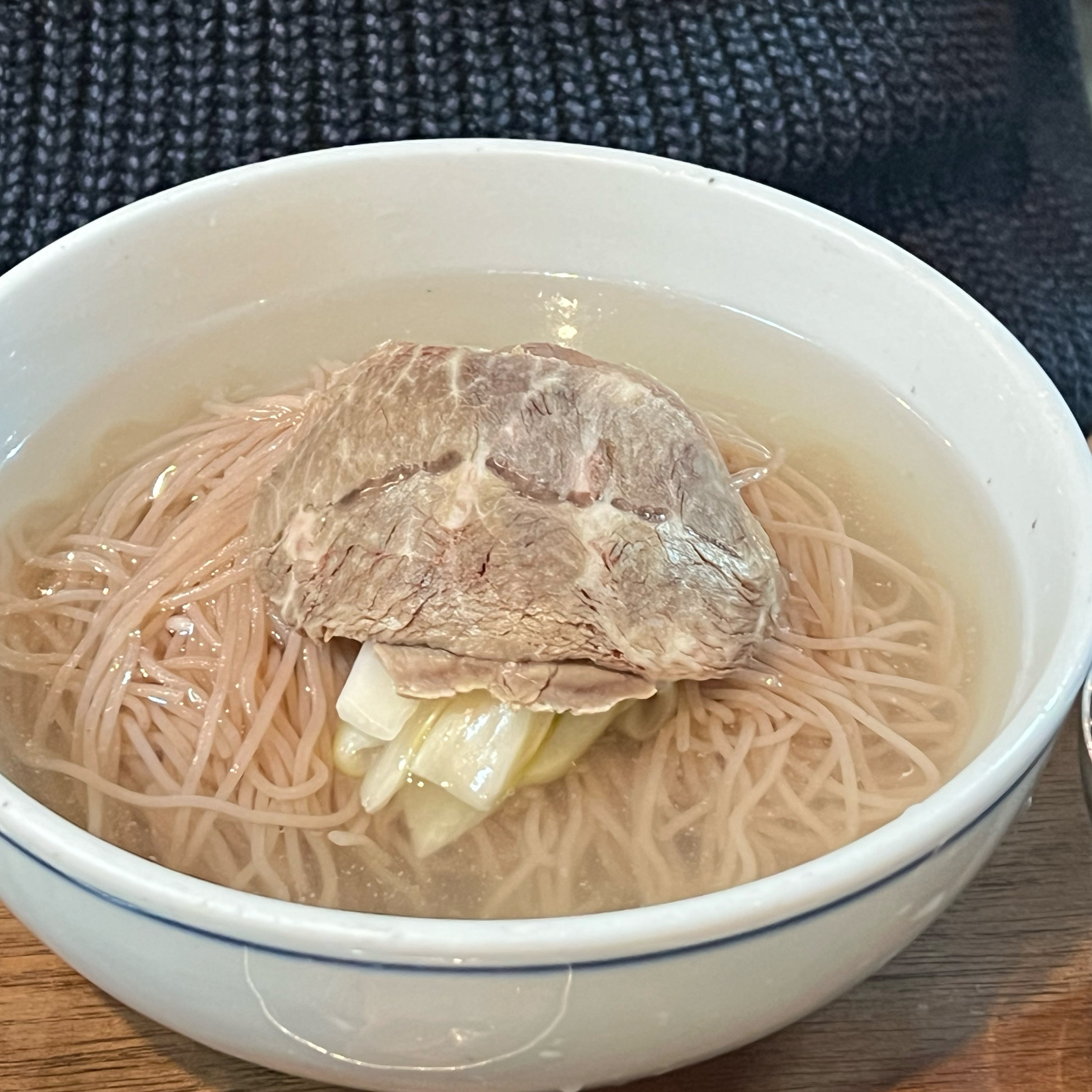 퇴근하자마자 달렸는데 6시 반도 안되어 만석 ㅎㅎ - 광화문 맛집 광화문국밥