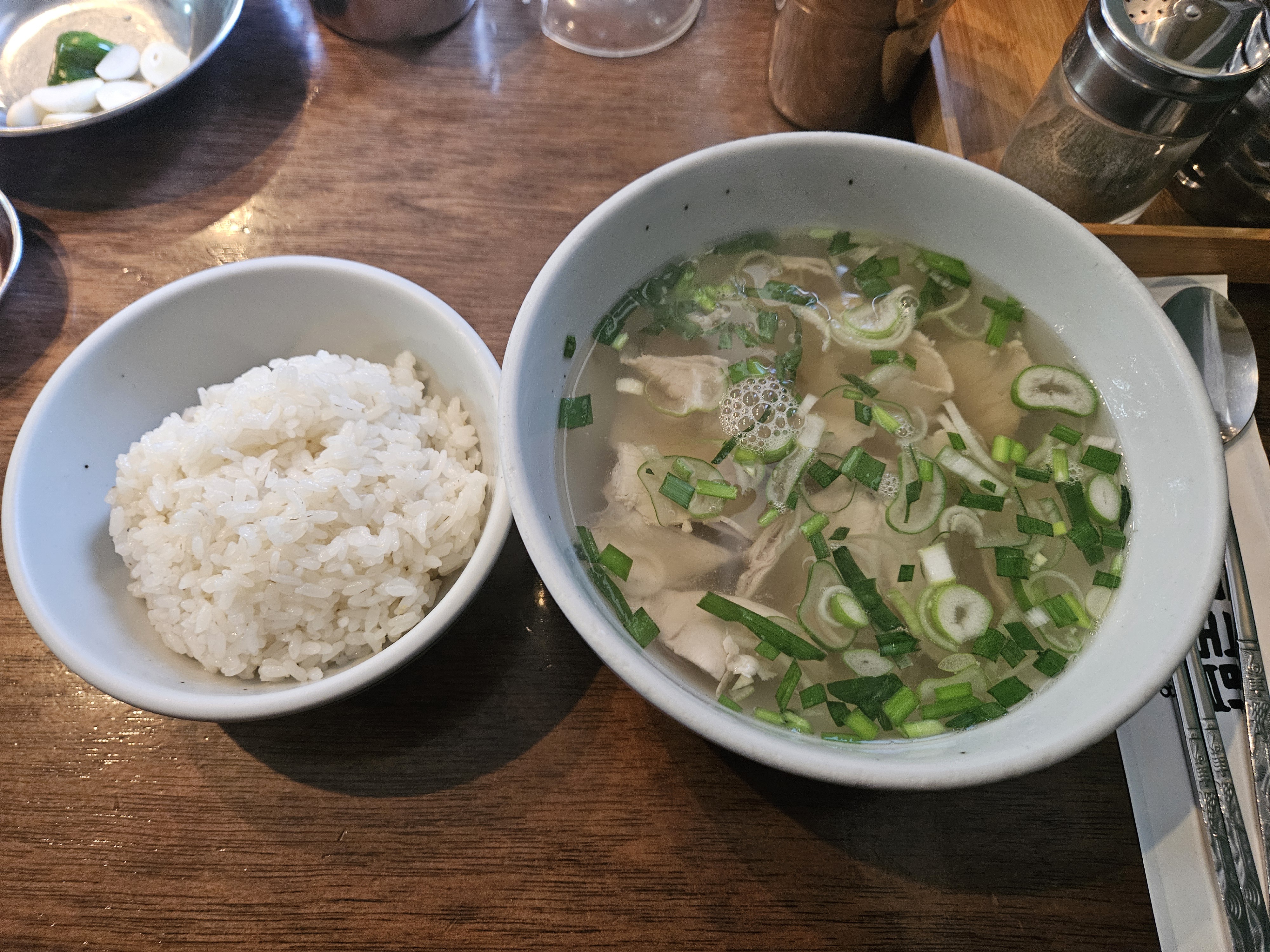 덕수궁에 왔다가 주변에 미슐랭맛집이라고 나와서 가봤어요 - 광화문 맛집 광화문국밥
