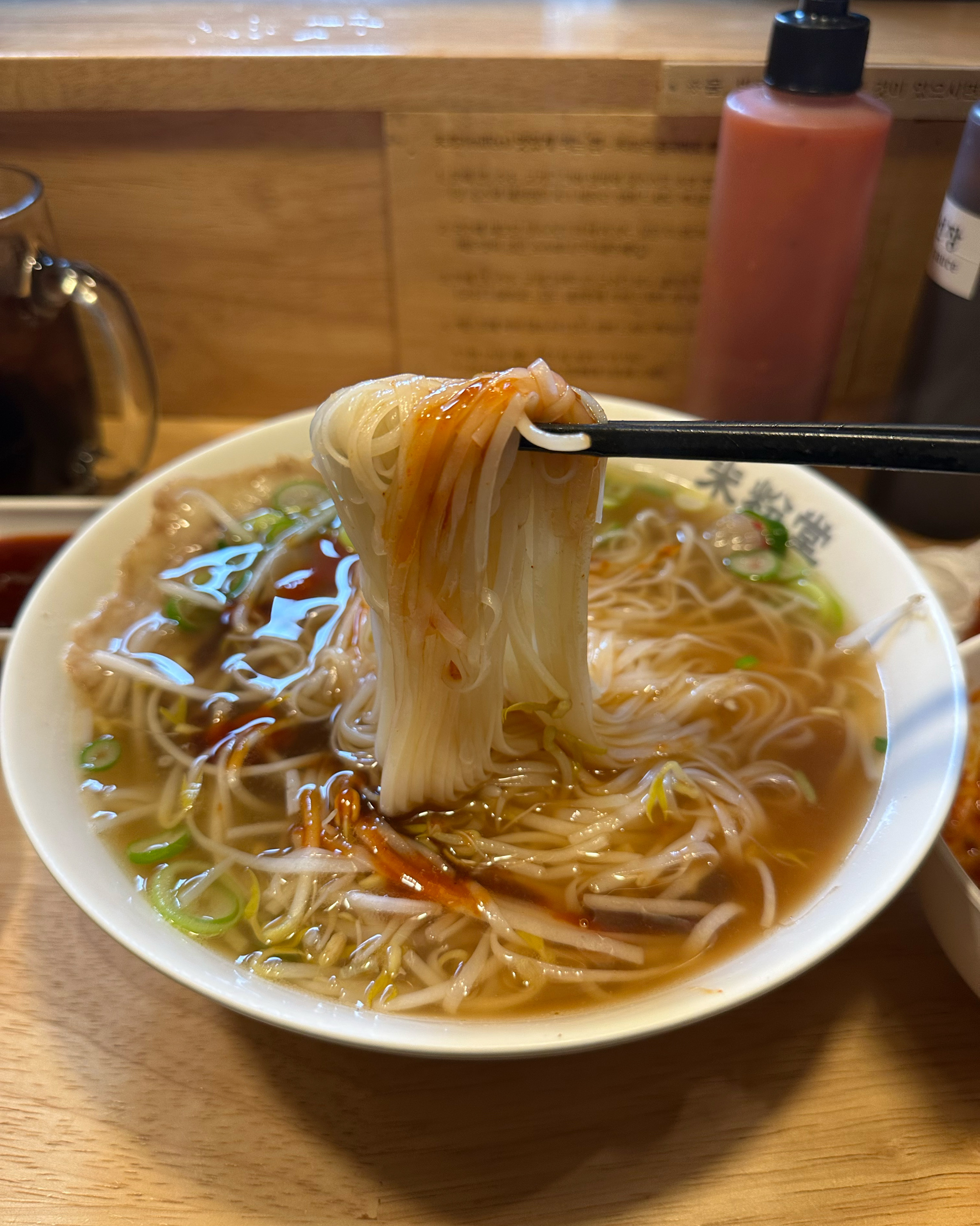 미분당은 지점마다 맛 차이가 크지 않고 항상 진한 맛의 맛있는 쌀국수를 먹을 수 있어서 좋