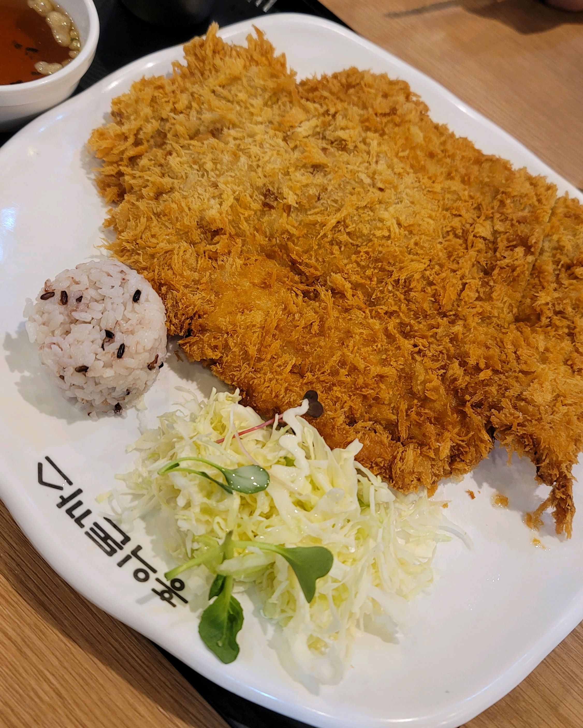 돈가스가 진짜 크고 맛있어요 - 인천 송도 맛집 홍익돈까스 송도점