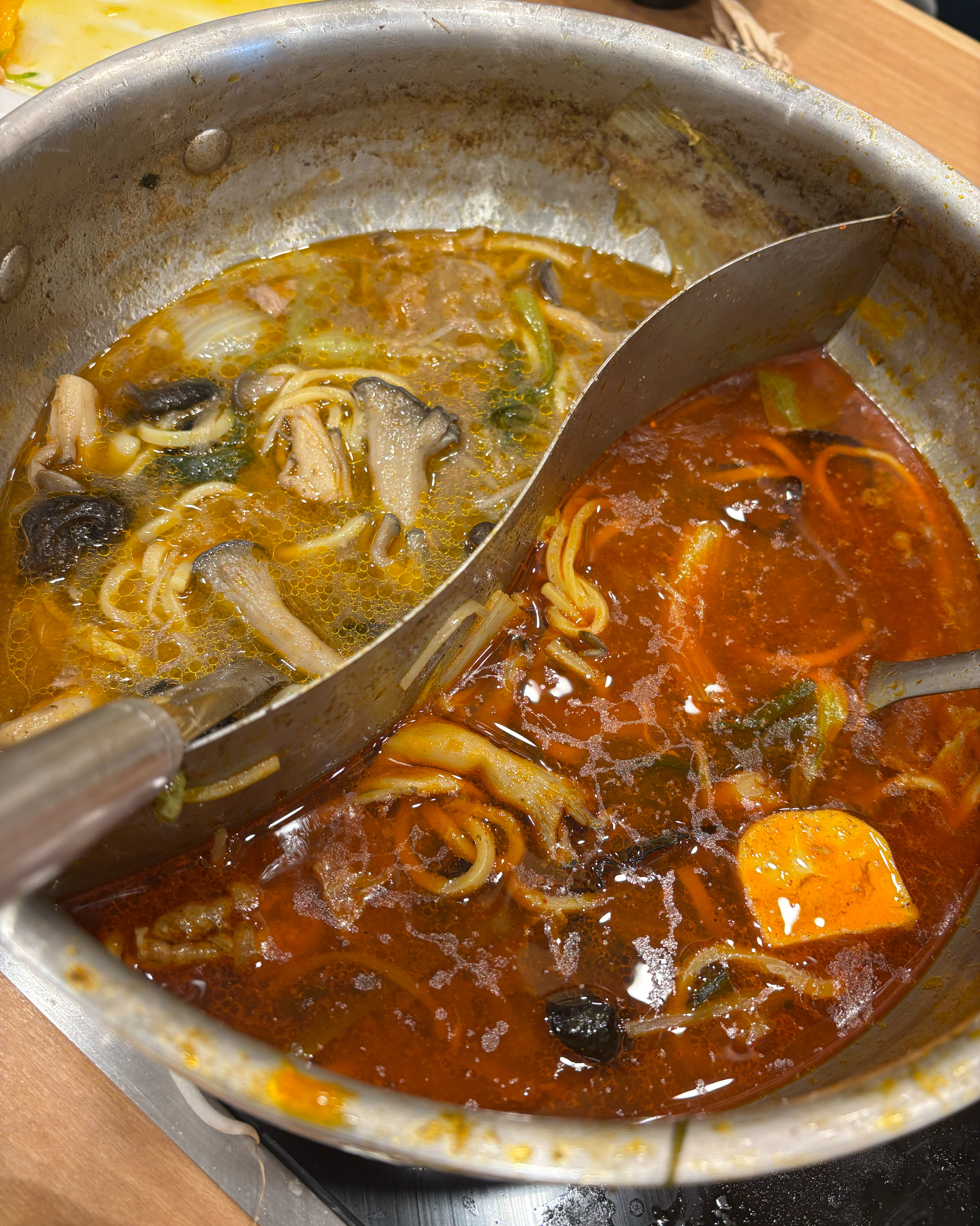 너무 맛있어서 다 먹고 찍었네요! 고기 무한리필에 야체 가득 좋아요!! - 대림 맛집 샤브올데이 서울대림점