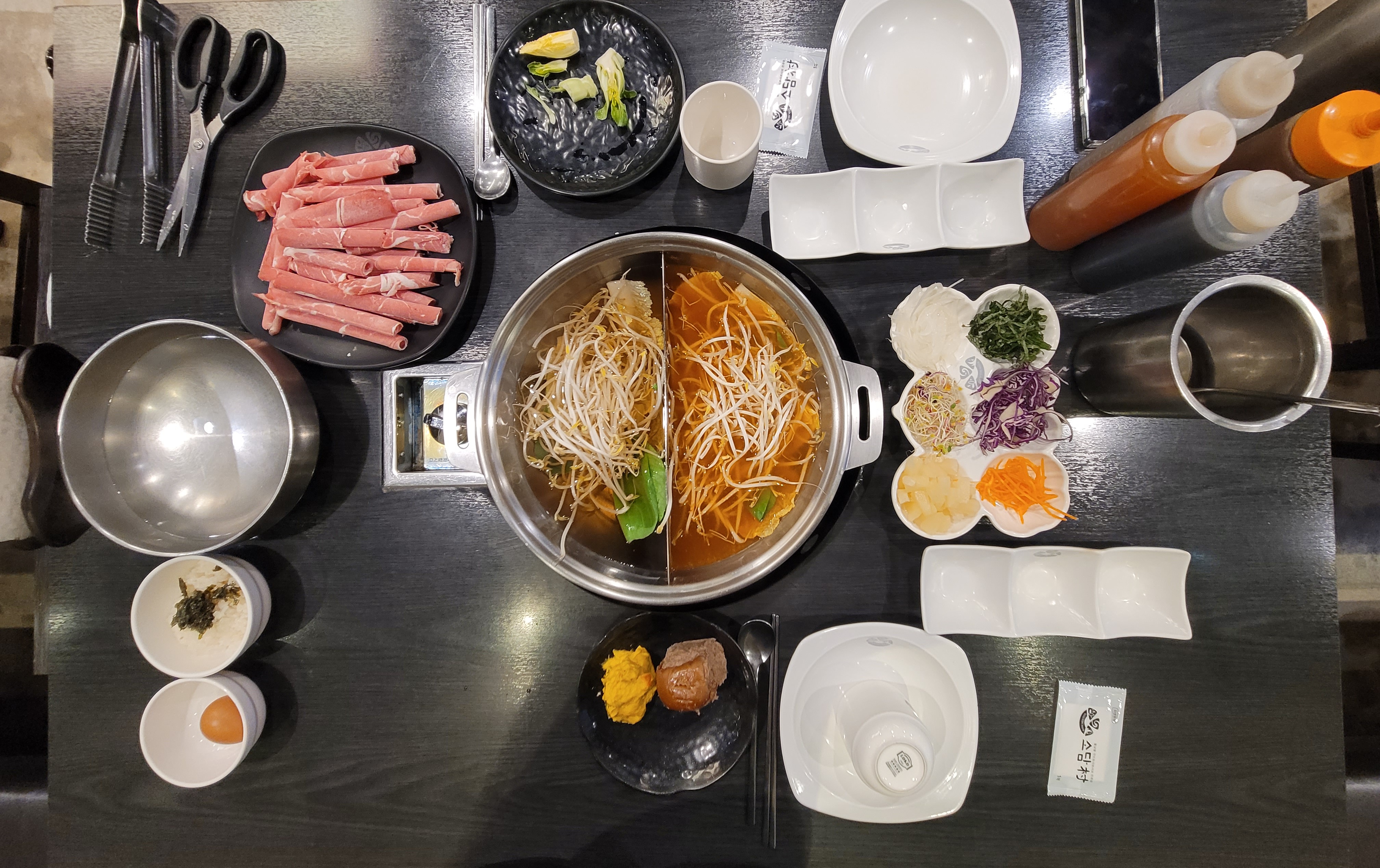부담없이 샤브샤브를 즐기기 좋았어요. 샐러드바도 은근 푸짐해서 배부르게 먹을 수 있었습니다