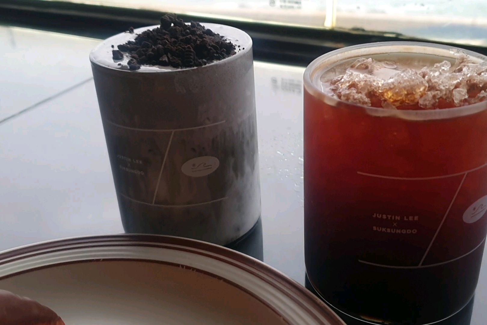 흑임자라떼 진심 너무 맛있고 스크루도 무조건 먹어야할 디저트 맛이집이네요 !! - 제주 맛집 휴즐리 제주