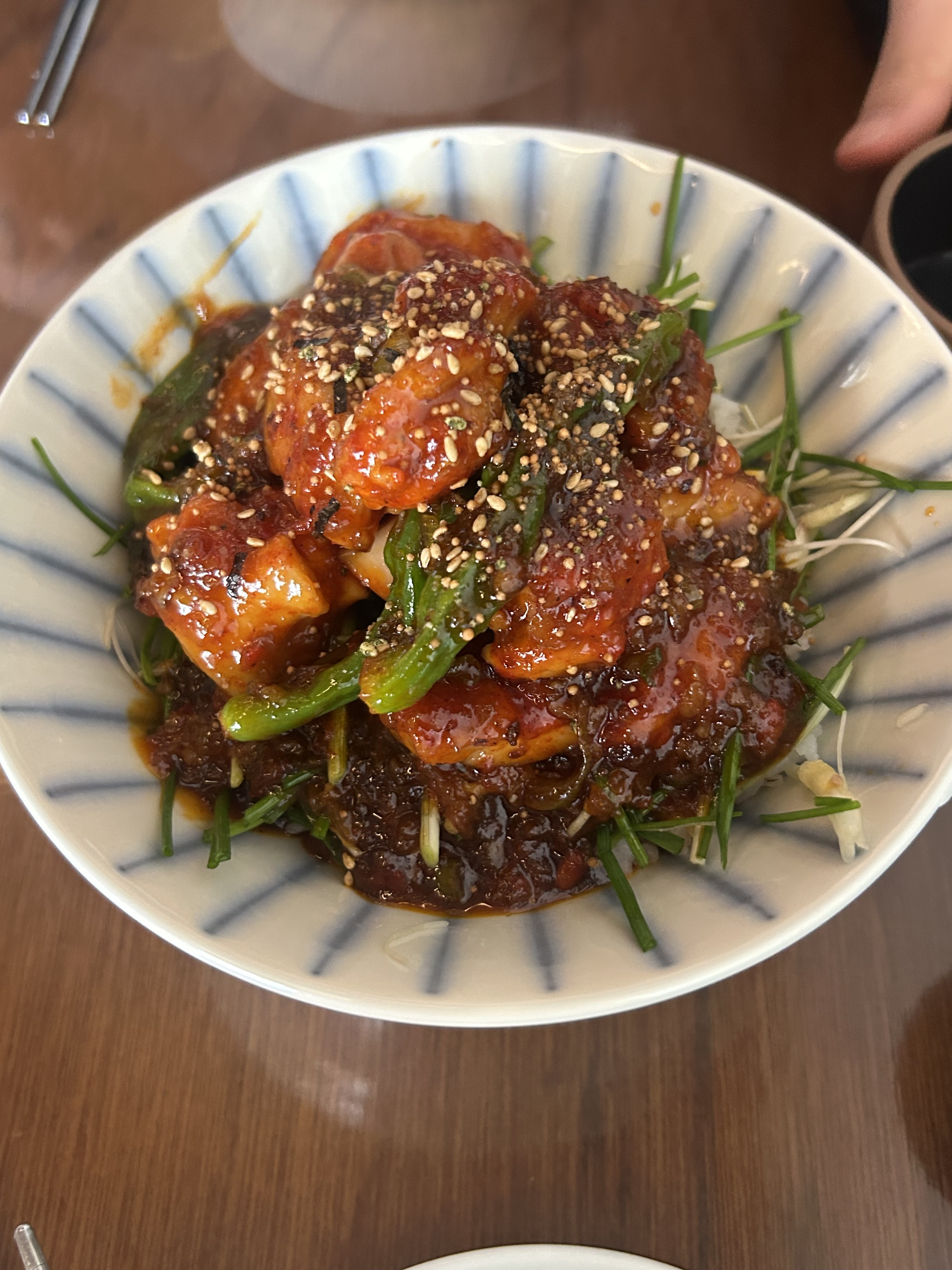 남자친구랑 오랜만에 방문했는데 이 달의 메뉴도 생겨서 너무 좋네용 ! 오면 사이드까지 꼭 