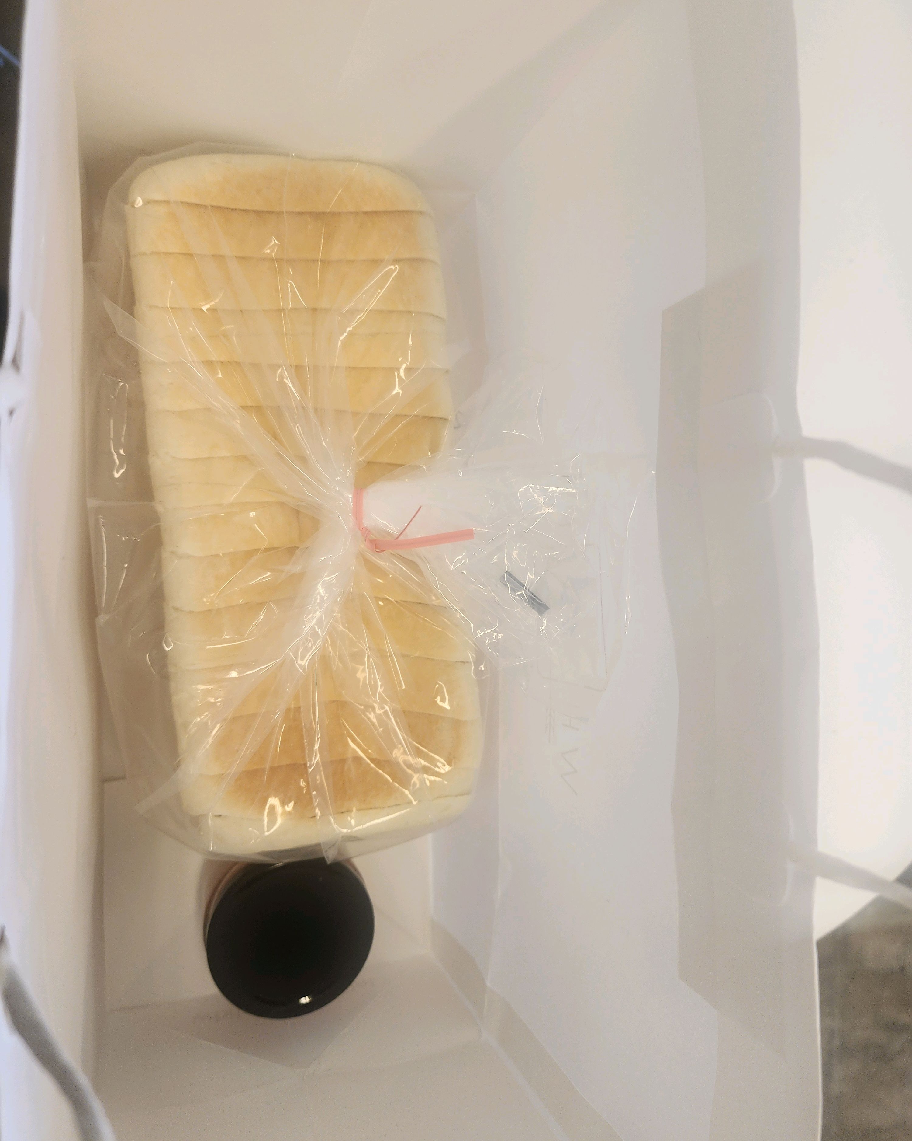 아 일반식빵하고 촉촉함 밀도가 달라요. - 가양역 맛집 화이트리에 가양점