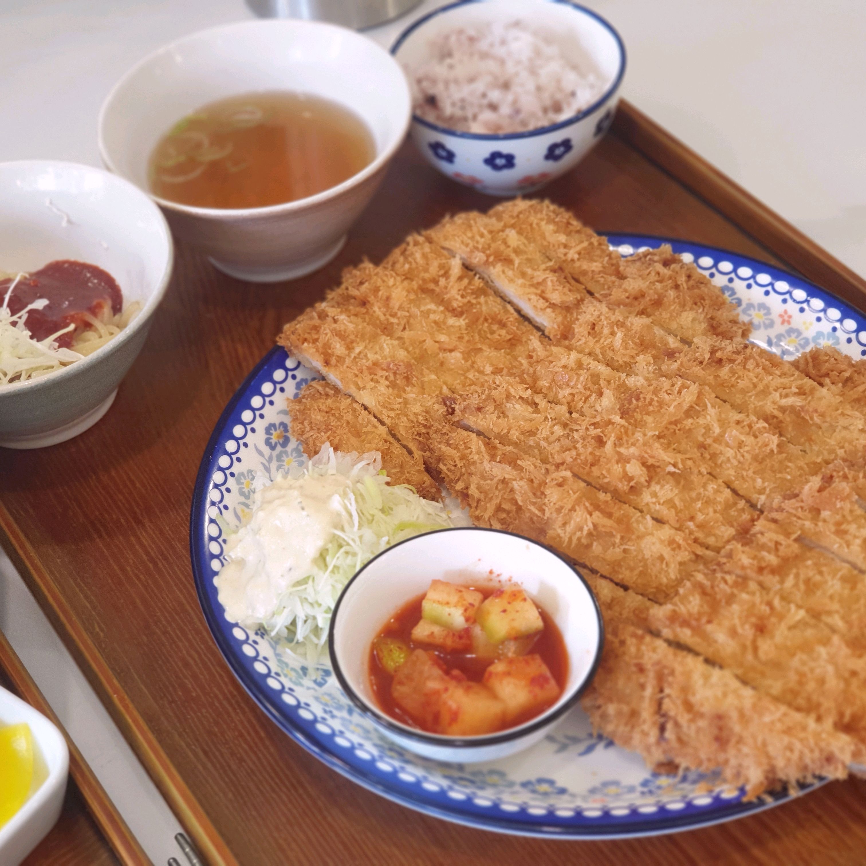 새로 생겨서 가봐야지 가봐야지 하다가 오늘 처음 방문했어요 - 권선동 맛집 뱅뱅돈까스 수원시청직영점