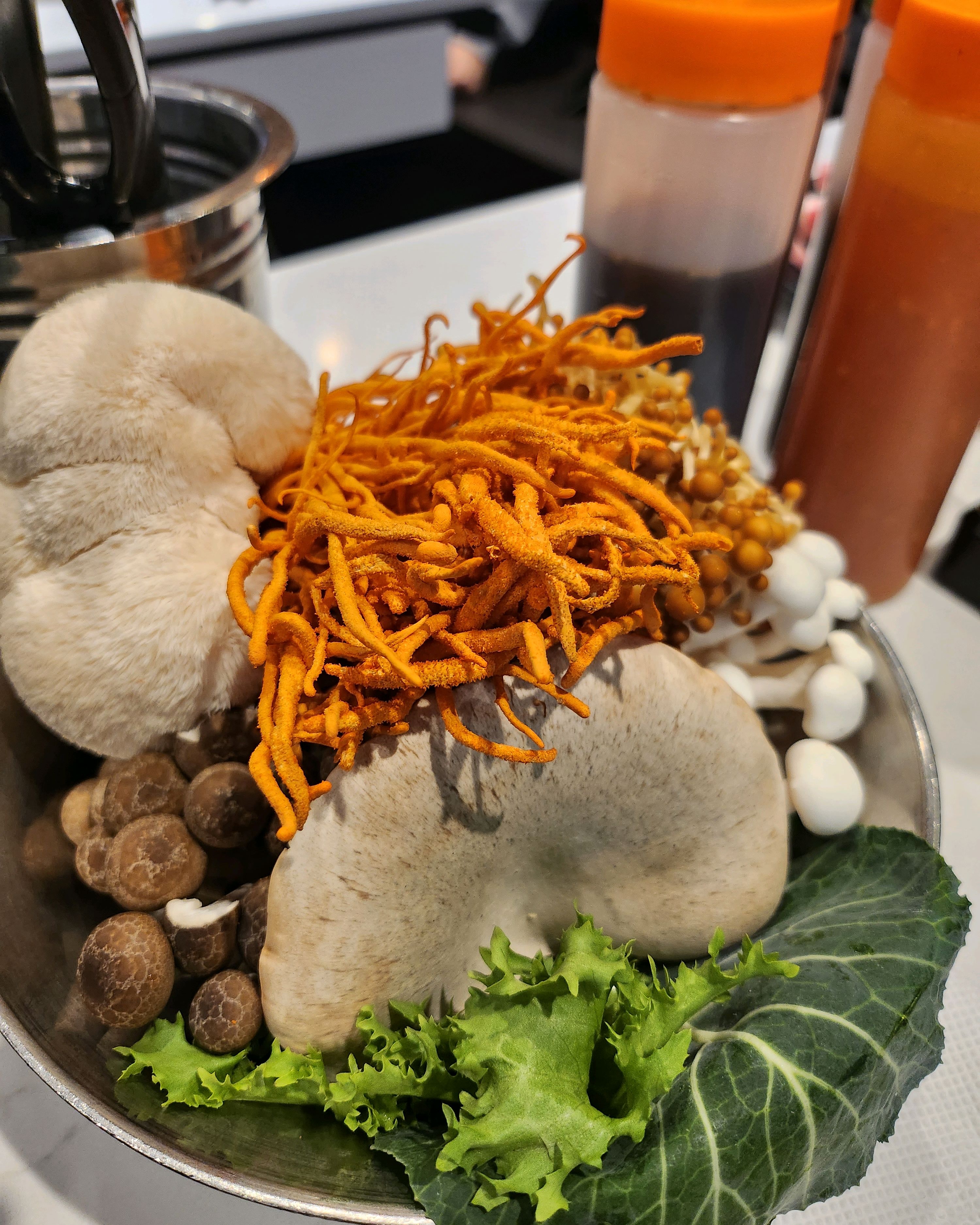 수술한 지인에게 부드럽고 맛있는 샤브 대접했어요. 넘 맛있다고 좋아하니 뿌듯했습니다. - 디지털미디어시티역 맛집 소담촌 수색상암DMC점