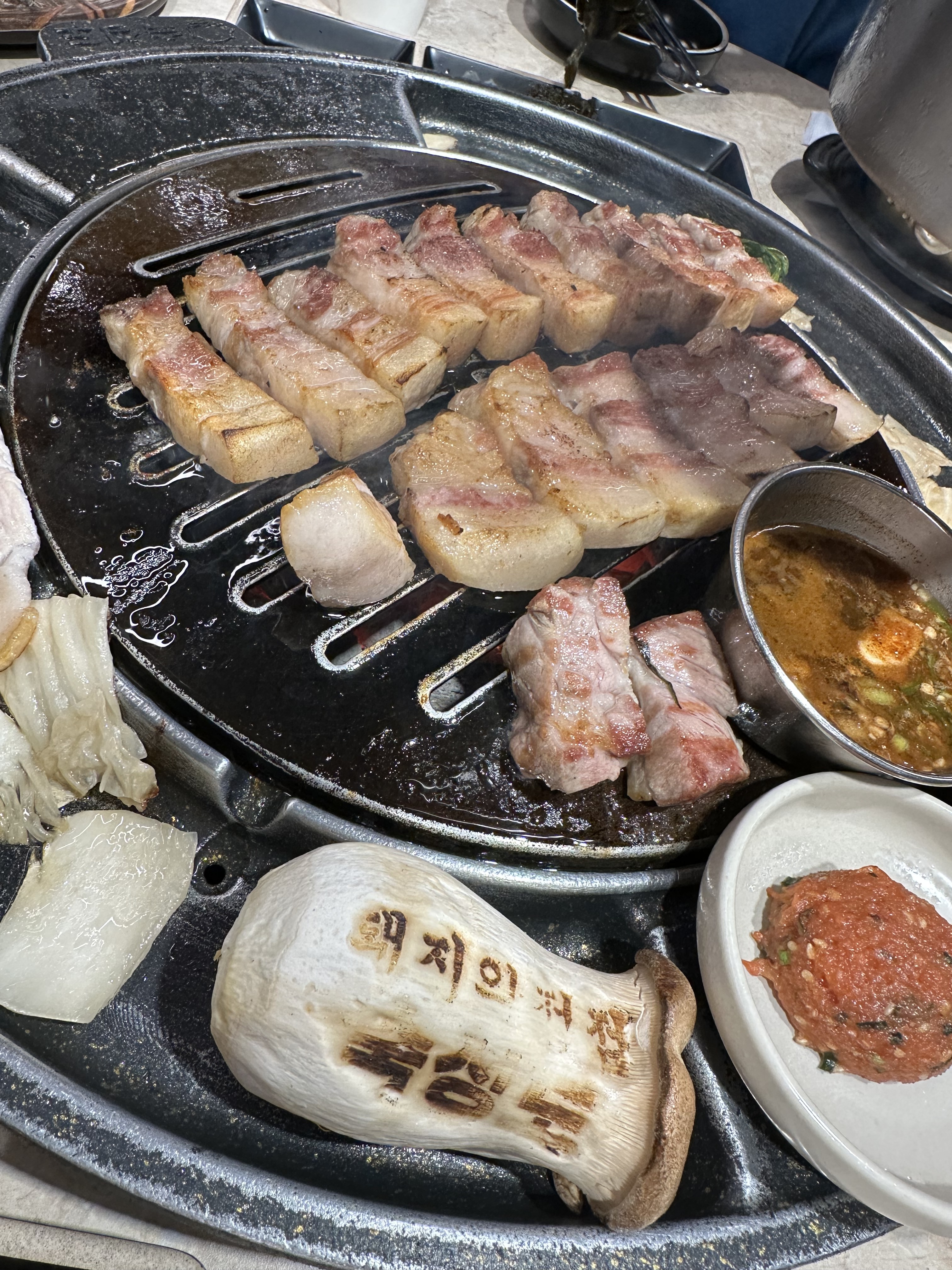 주차장이... 카카오맵 찍고 갔더니 이상한 길을 알려줘서 한참을 헤맸어요... 주소 찍고