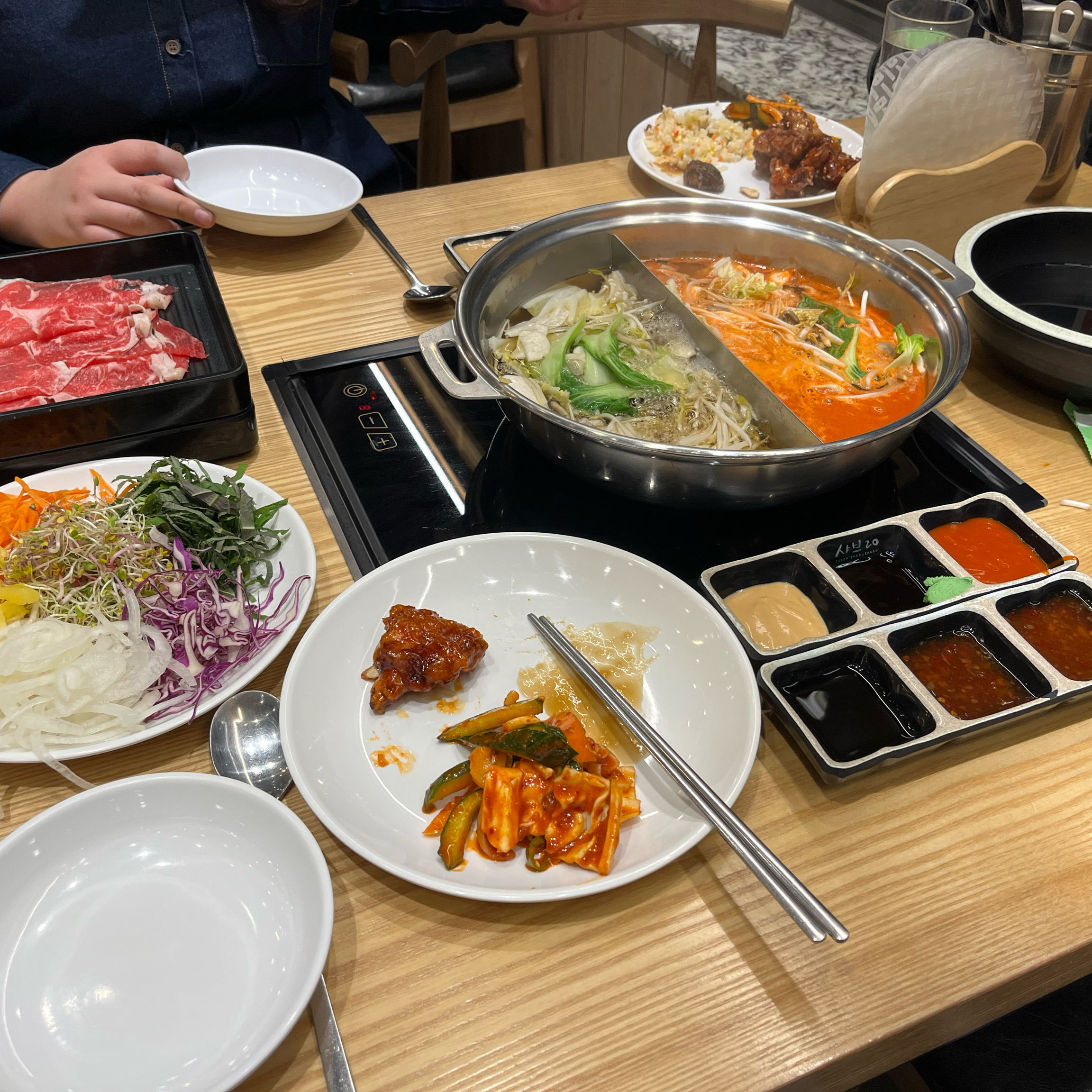 고기가 신선한데 무한리필이라니! 야채와 다른 메뉴들도 맛있어요~ ❤️ - 부천시청역 맛집 샤브20 부천시청점