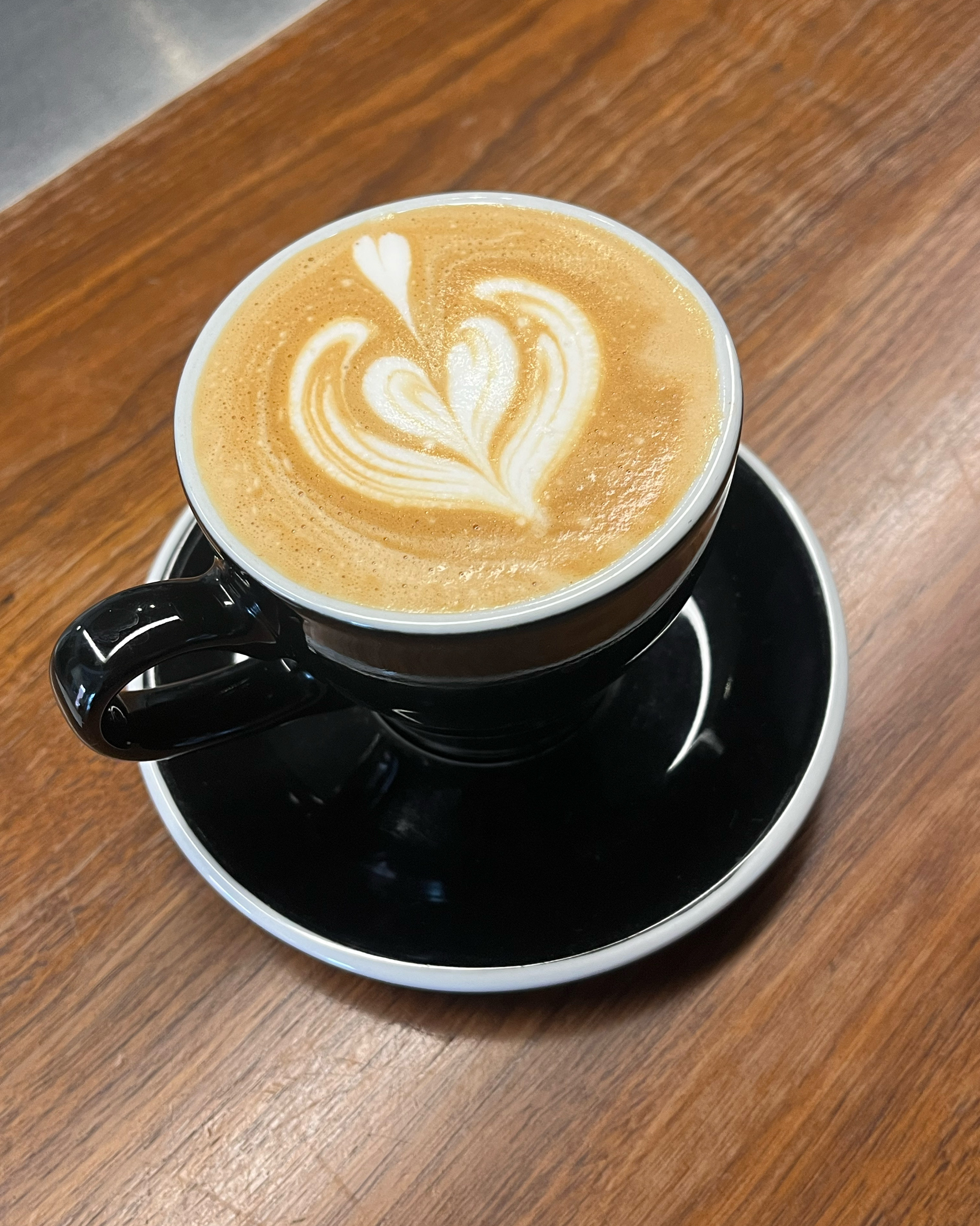 [경리단길 맛집 Cafe TRVR] 직접 가본 로컬 리뷰