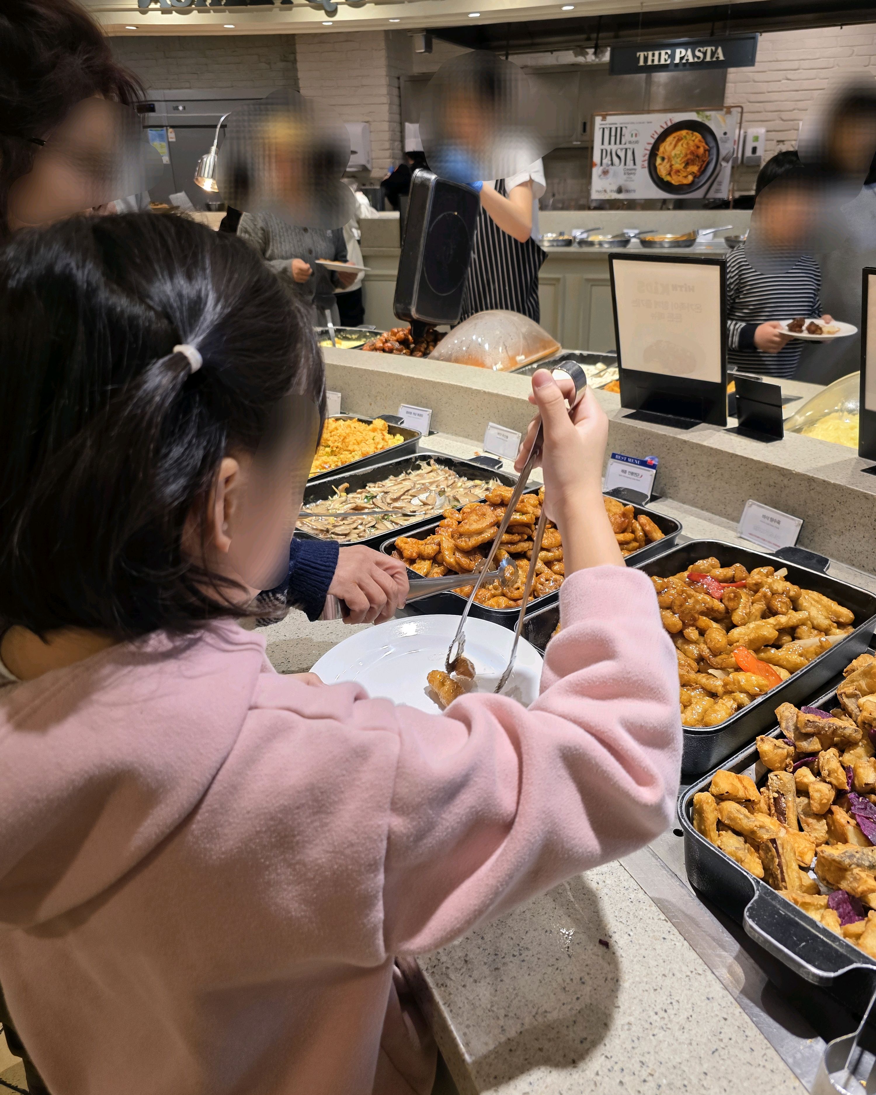 아이들이 딸기페스티벌 넘넘 행복해했어요♡ - 동탄 타임테라스 맛집 애슐리퀸즈 타임테라스 동탄점
