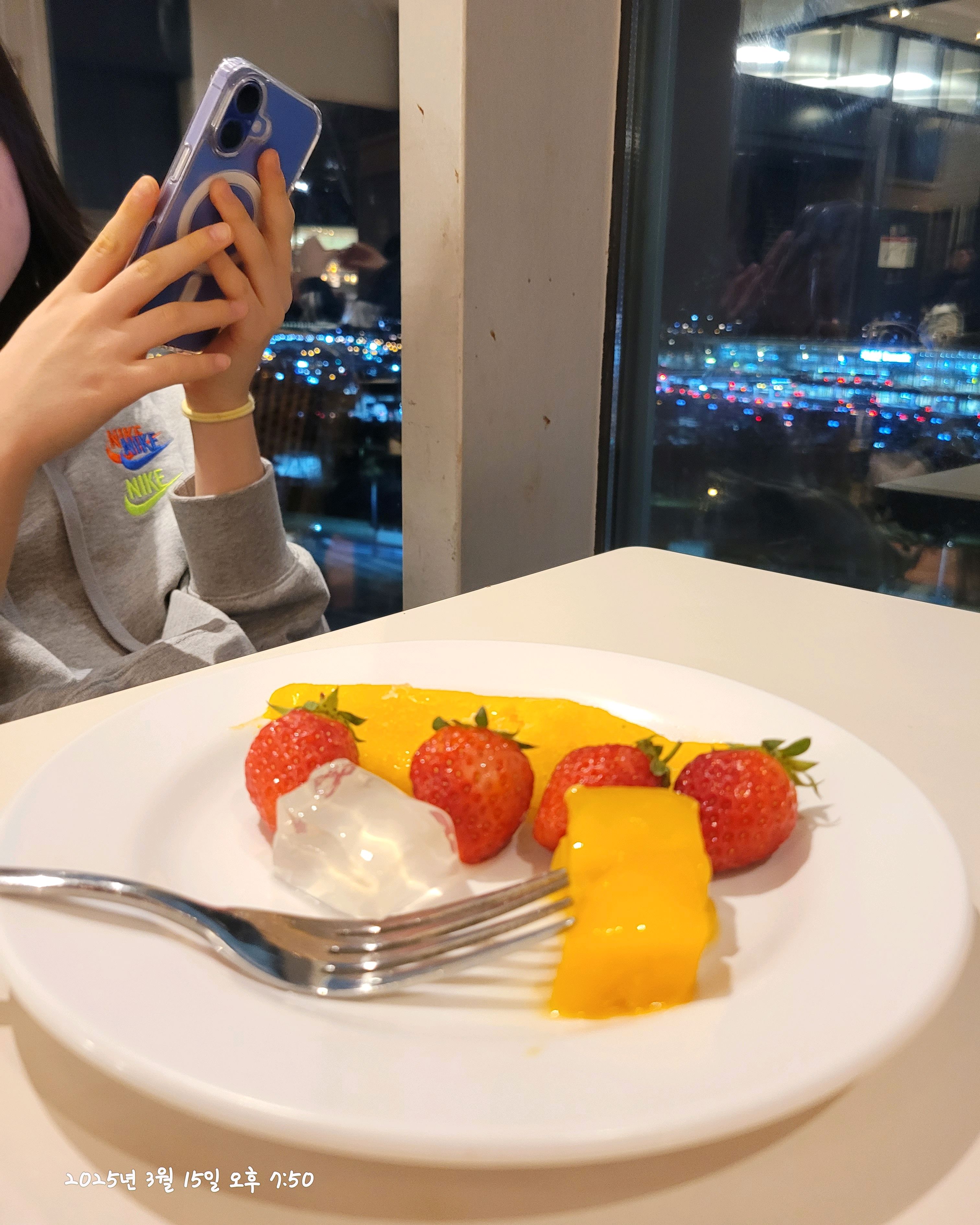사춘기 딸래미랑 둘이서 저녁 먹으러 갔어요. - 김포공항 맛집 애슐리퀸즈 롯데백화점 김포공항점