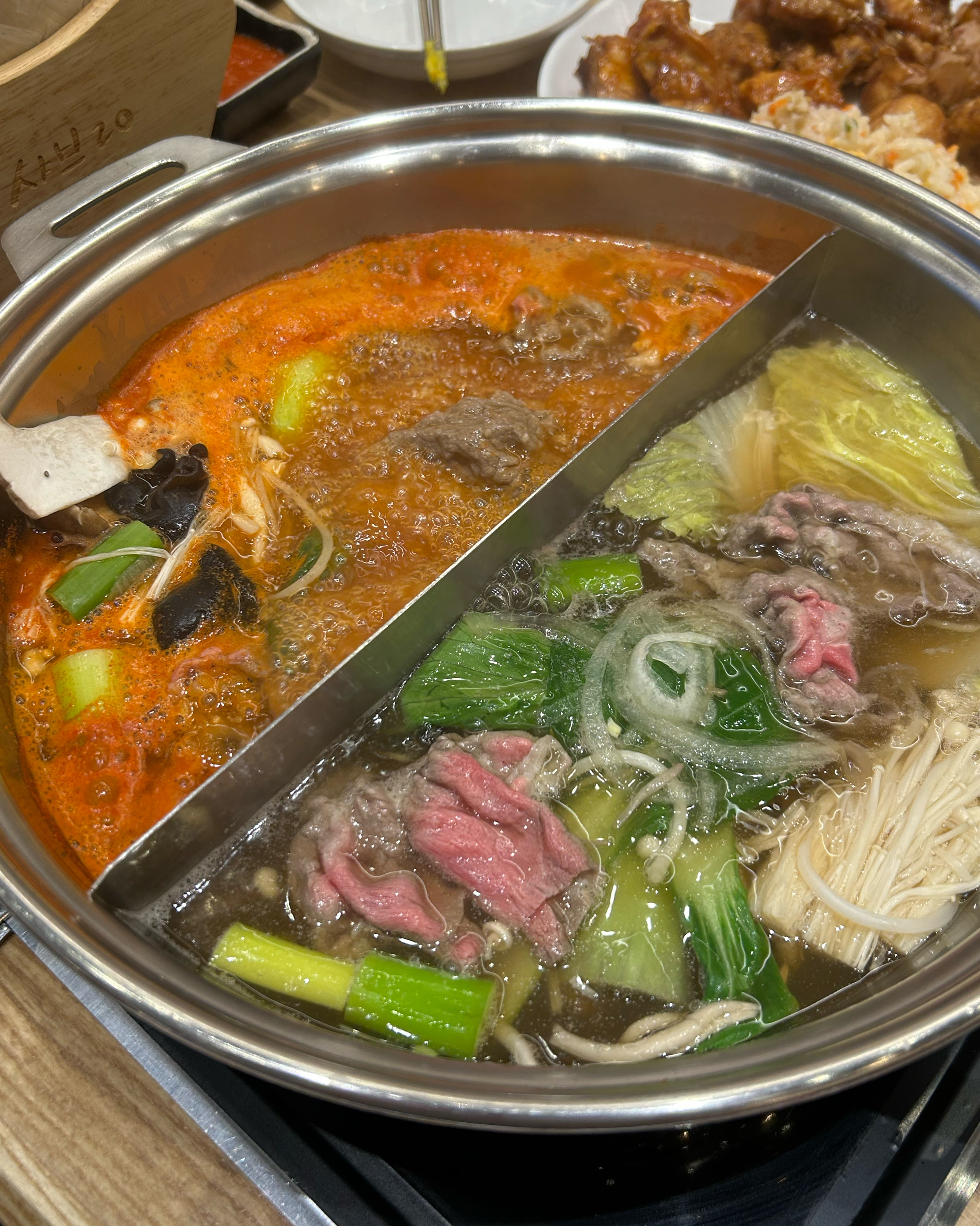 기장 샤브샤브 맛집 찾다가 최근 샤브20이 오픈했다해서 방문했어요. 깔끔하고 고기와 야채들