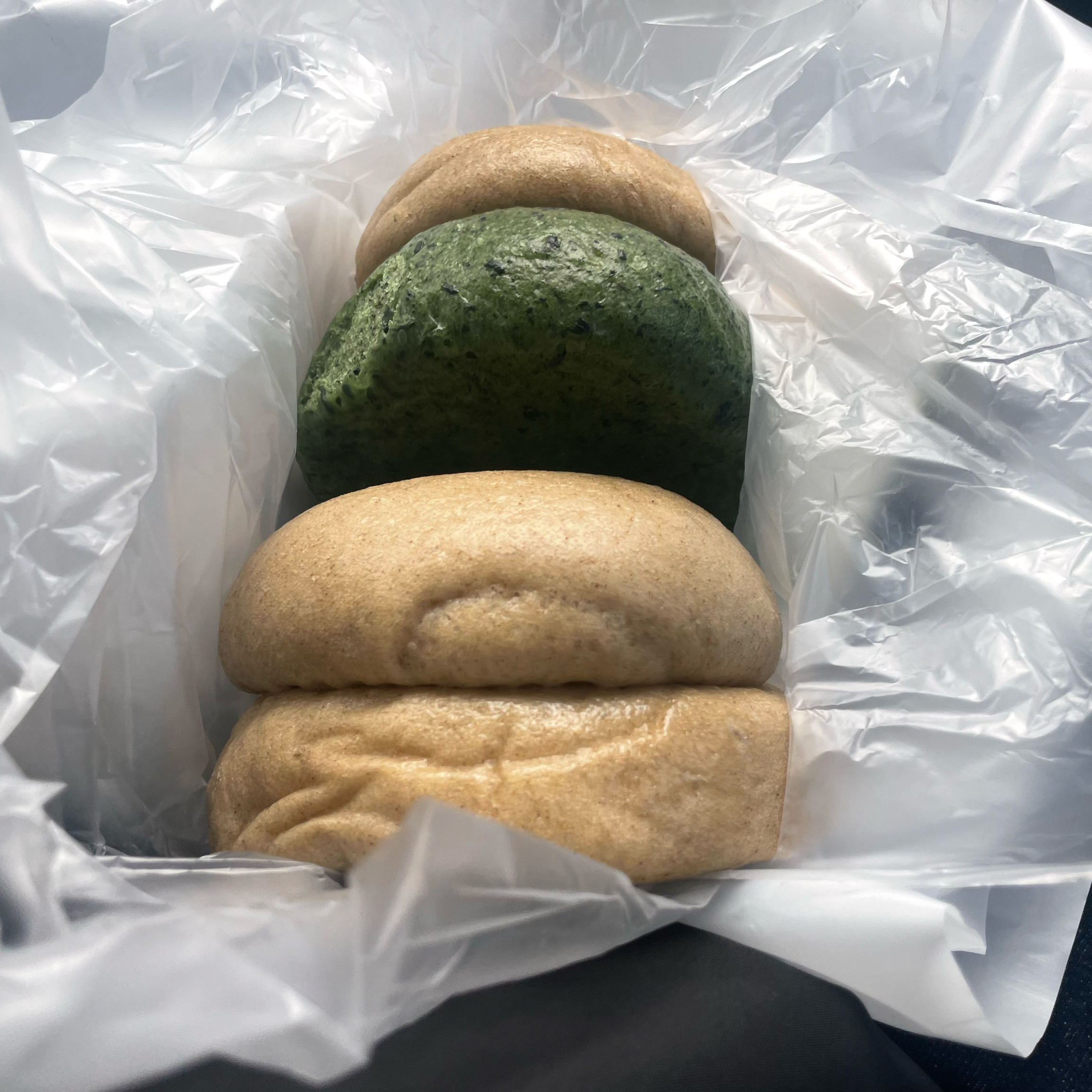 제주올때마다 들러요ㅠ.ㅠ 너무 맛있음 쑥찐빵 최고🙊🙊🙊🩵 - 제주 맛집 제주명품쑥보리빵