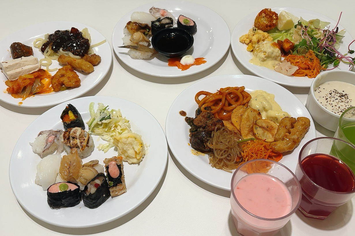딸기축제때 방문했는데 전체적으로 음식이 종류는 많았지만 맛은…쏘쏘에요 - 부천 뉴코아 맛집 애슐리퀸즈 뉴코아 부천점