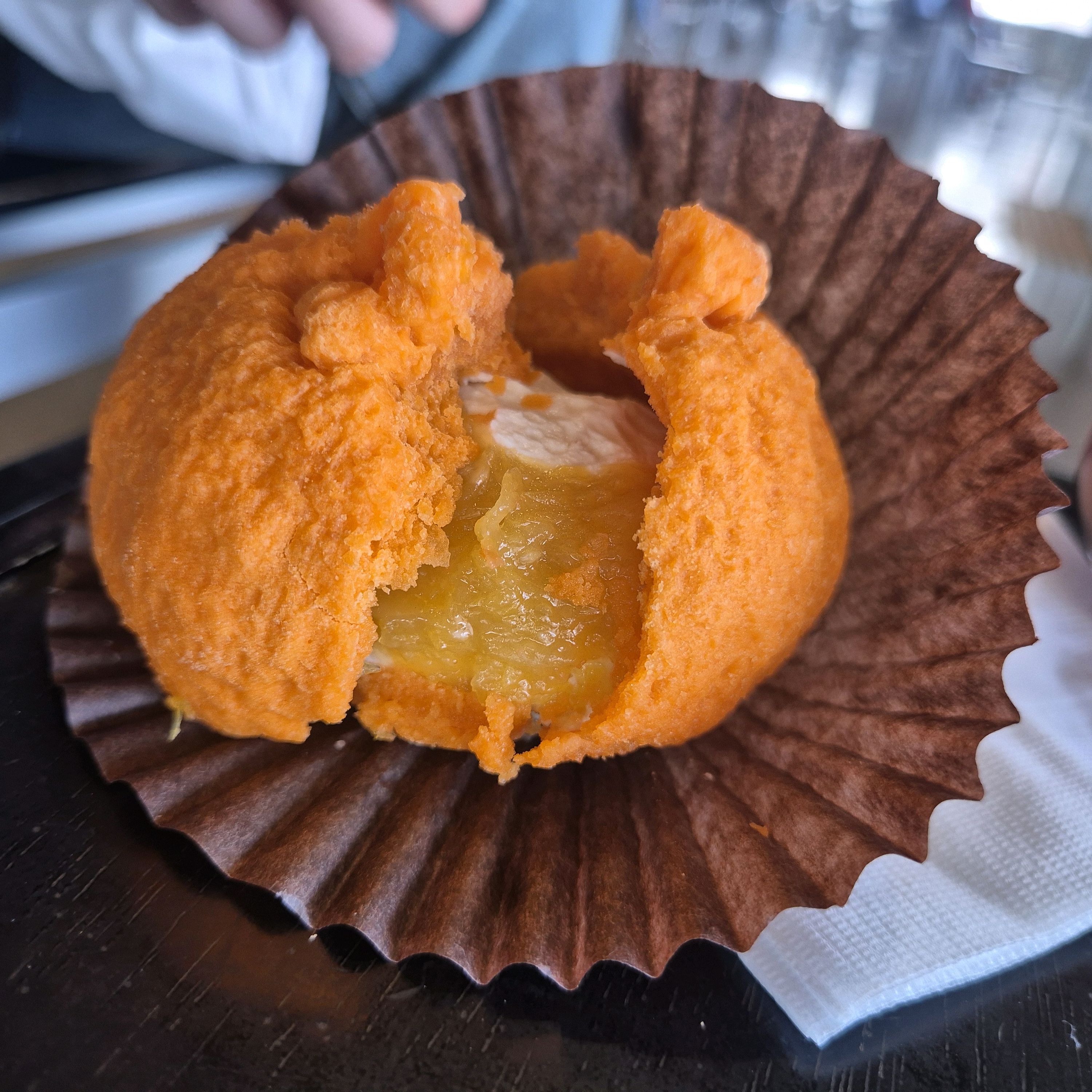 디저트 모양이 너무 예쁘고 맛도 좋아요! 사장님이 친절하셔서 또 방문하고 싶은 곳이에요:)