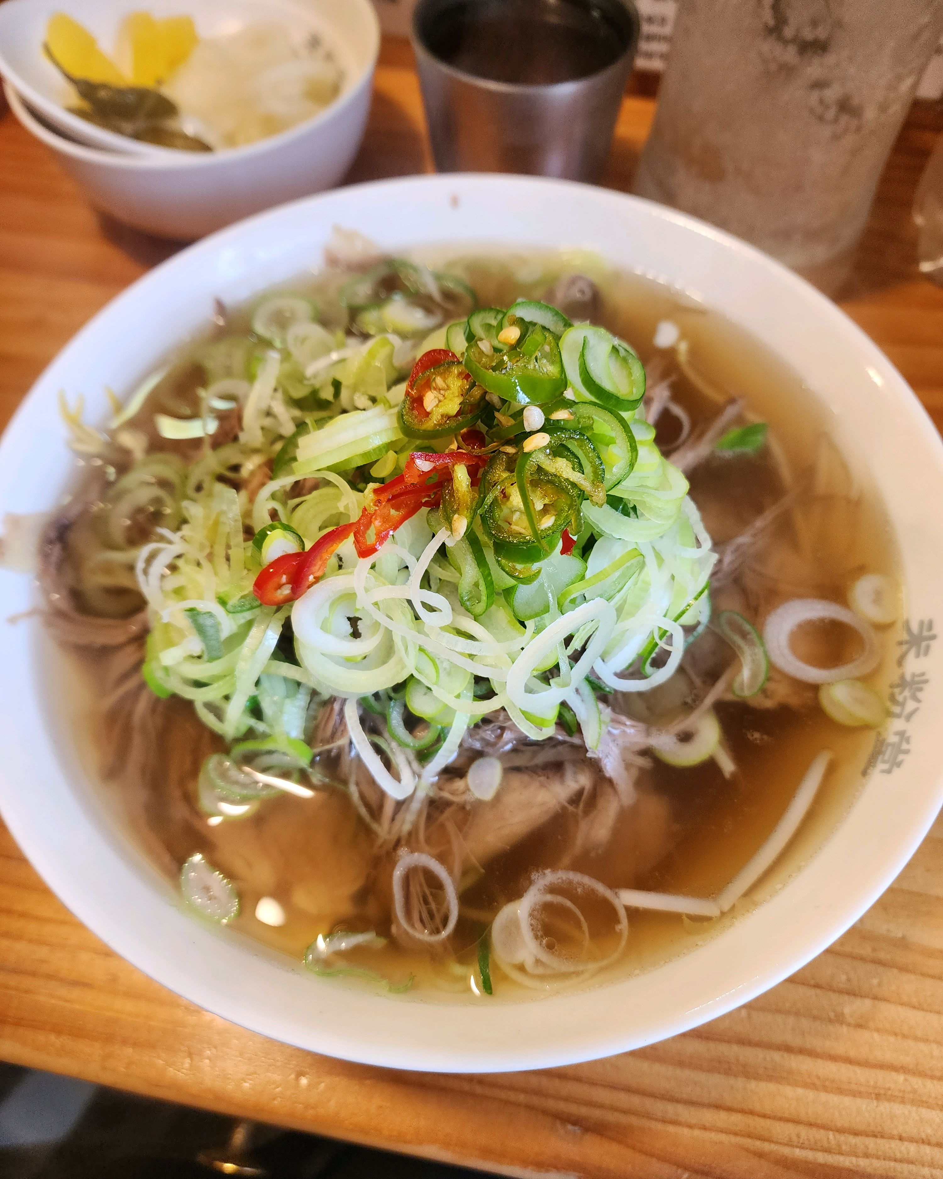오랜만에왔는데 역시 맛있어요! 면추가까지 친절히 물어봐주시는 직원분ㅎㅎ - 도화동 맛집 미분당