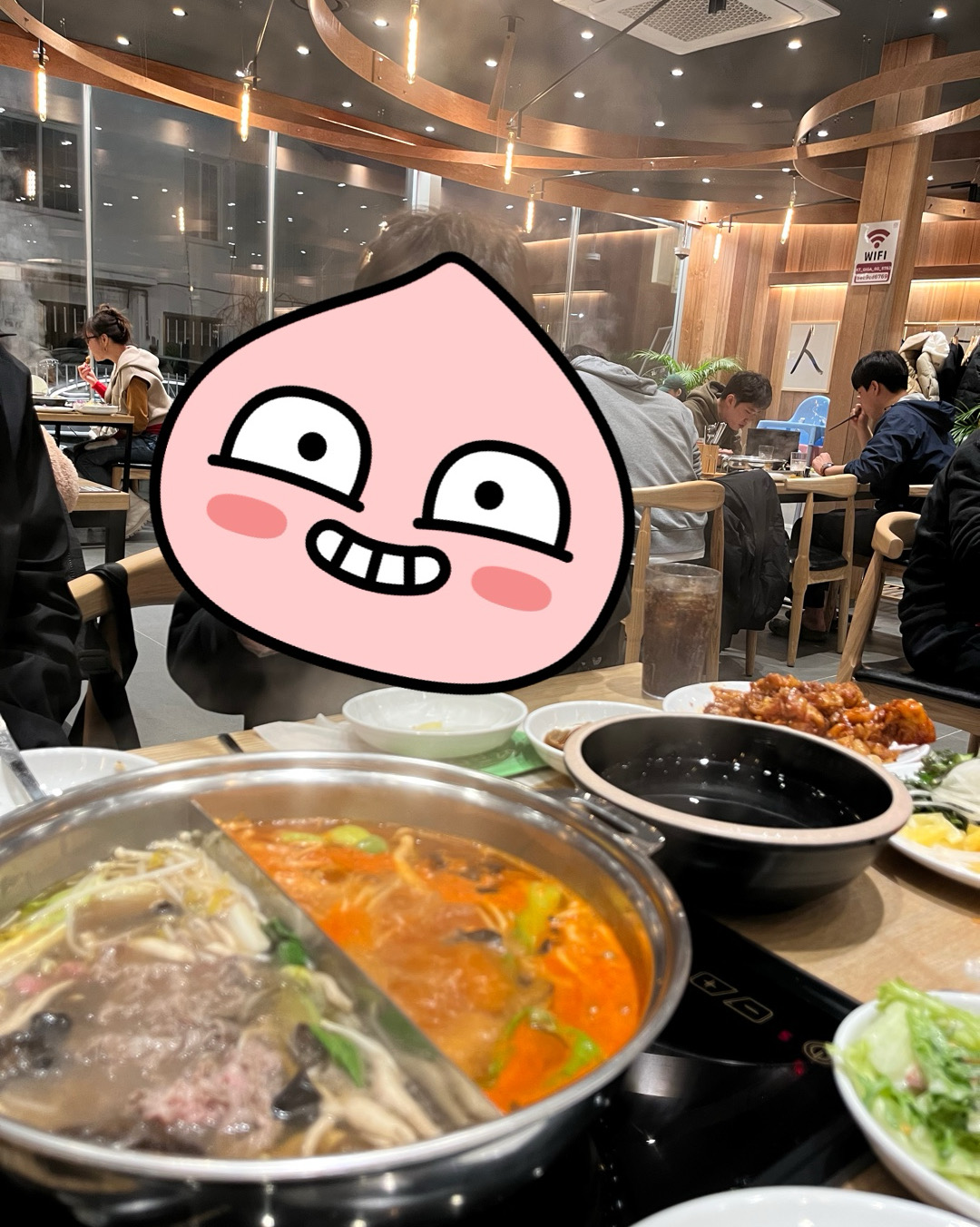 주말에 가려다가 포기하고 월요일에 갔는데 6-7시사이 웨이팅팀 11번째라 차에서 대기하다가