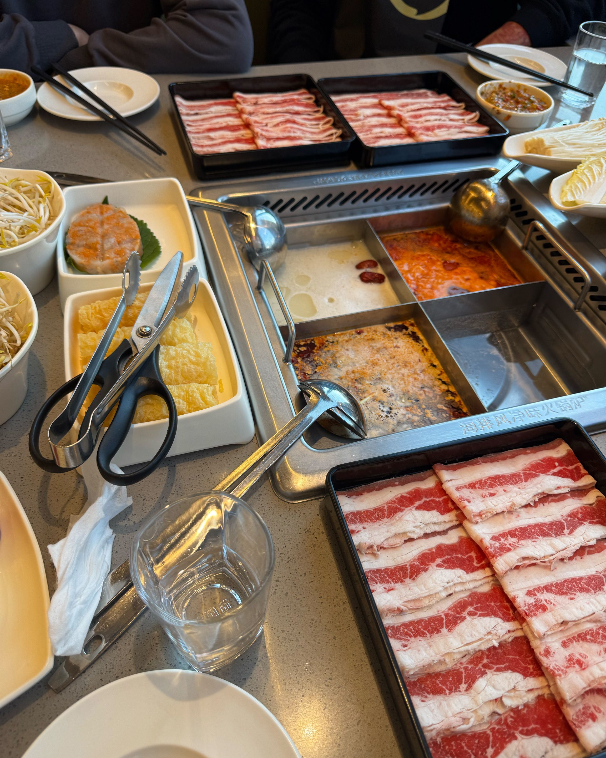 이가격대에 과일도 부실하고 디저트가 너무 부족했습니다 - 영등포 맛집 하이디라오 영등포지점