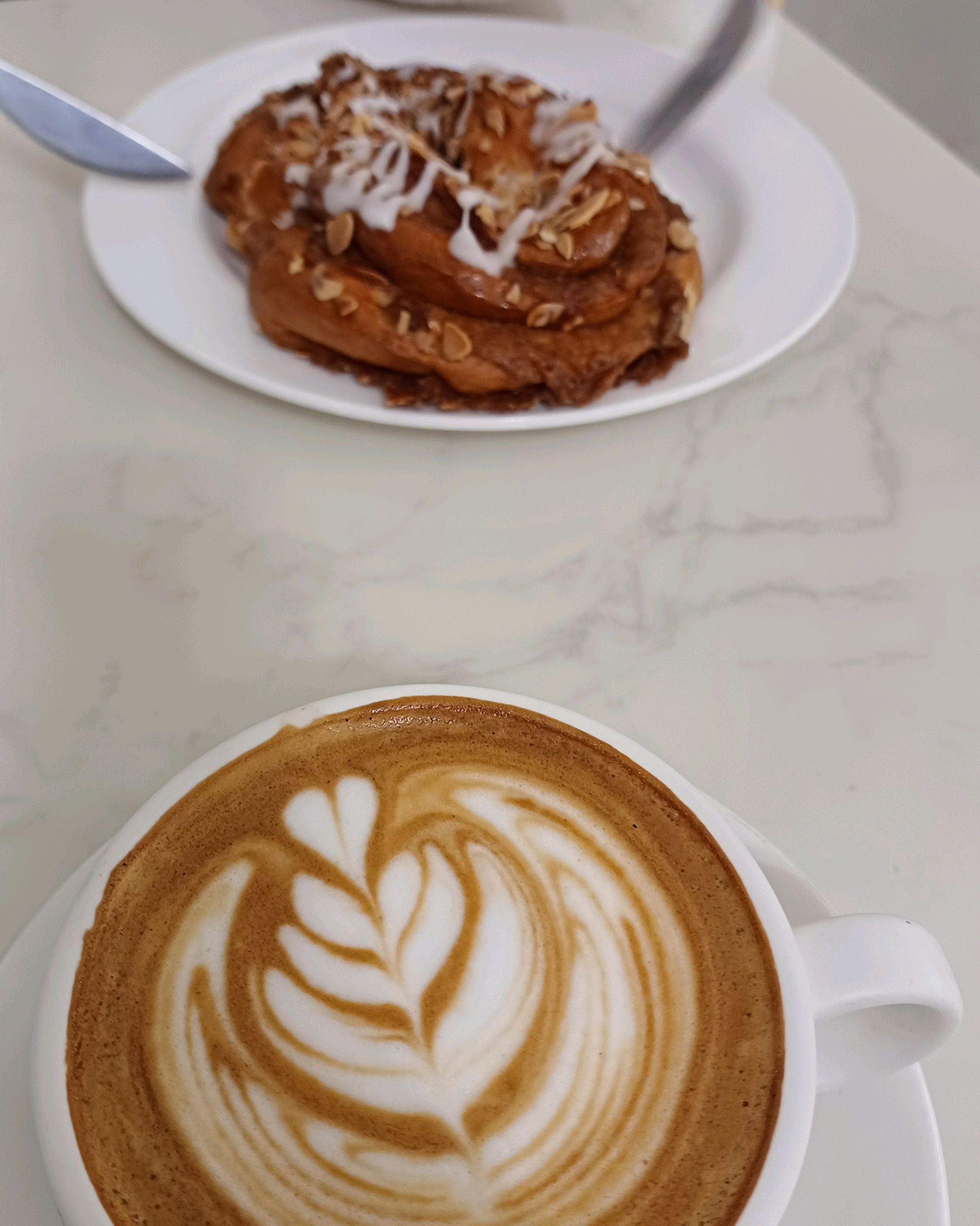 해질녘에 왔는데 뷰가 좋고 매장이 넓고 블링블링 해서 좋아요 딸과 데이트 왔는데 낮에 와도