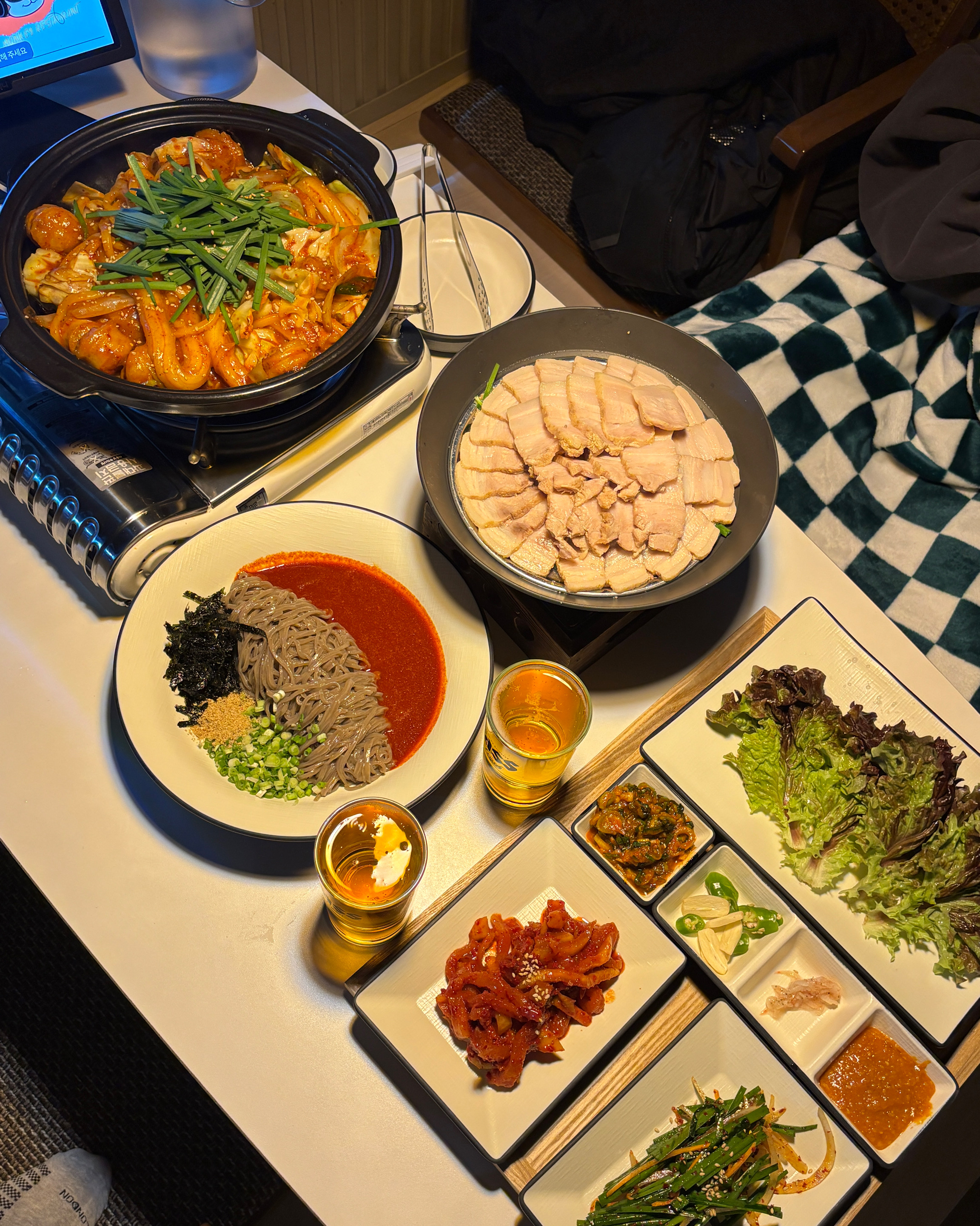 안주 하나하나 다 맛있어서 두명이서 안주 엄청 많이 뿌수고 왔어요!!!!! 주점 분위기도