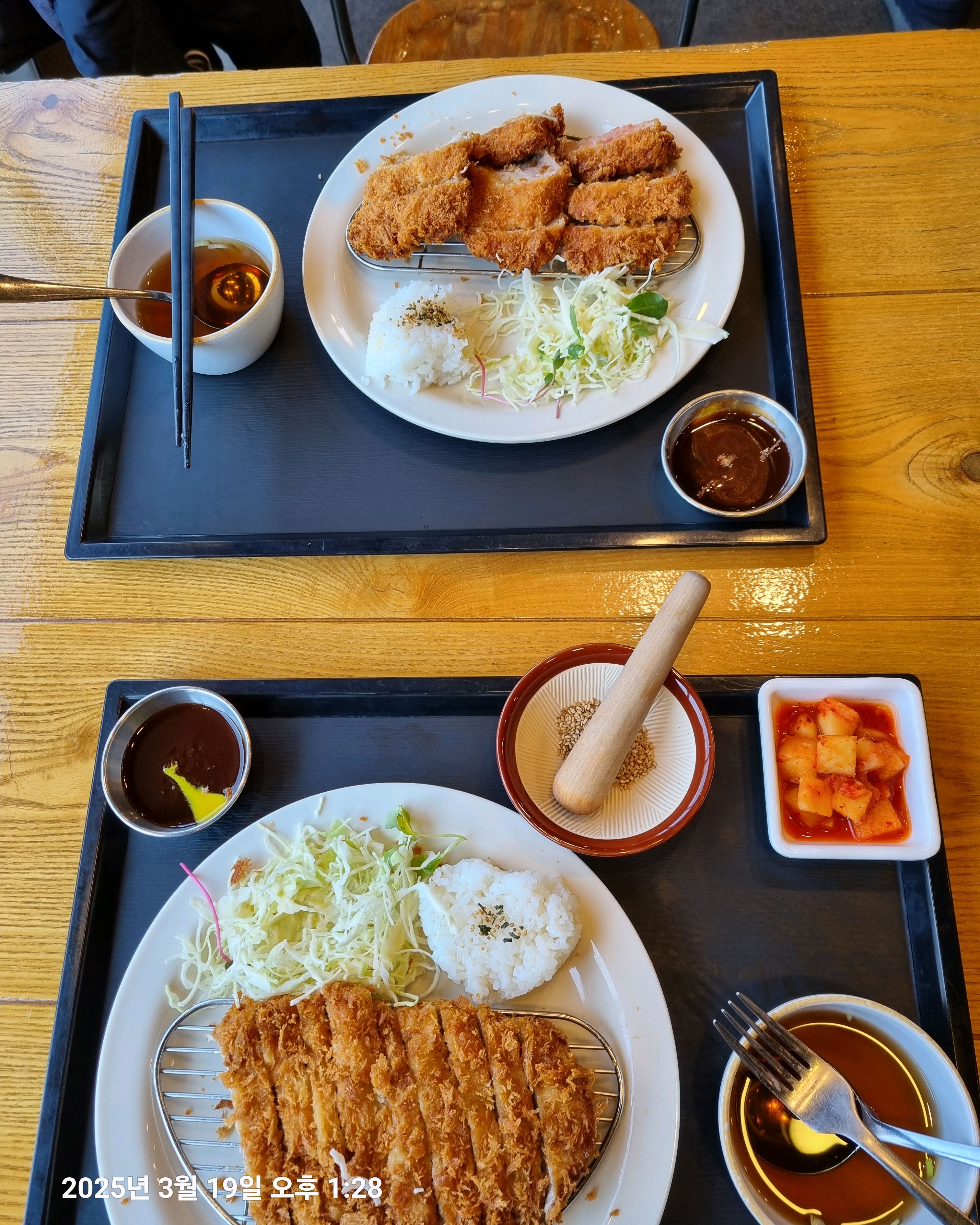 안심까스는 괜찮았는데 로스까스는 약간씩 돼지 누린내가 나서 별로 였어요 - 의정부 신곡동 맛집 홍익돈까스 의정부신곡점