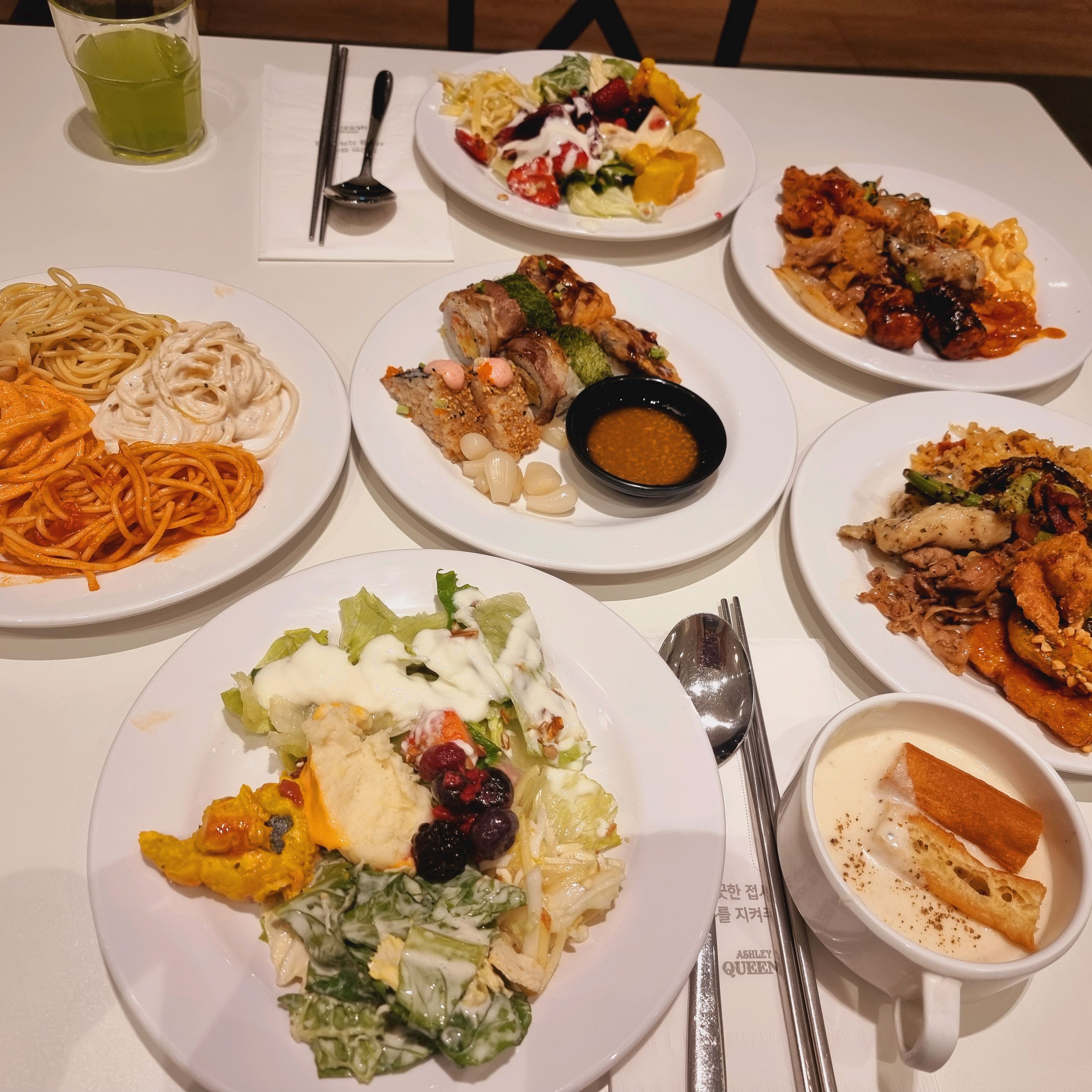 예약 안 하면 먹기 힘들어요 - 충무공동 맛집 애슐리퀸즈 진주혁신점