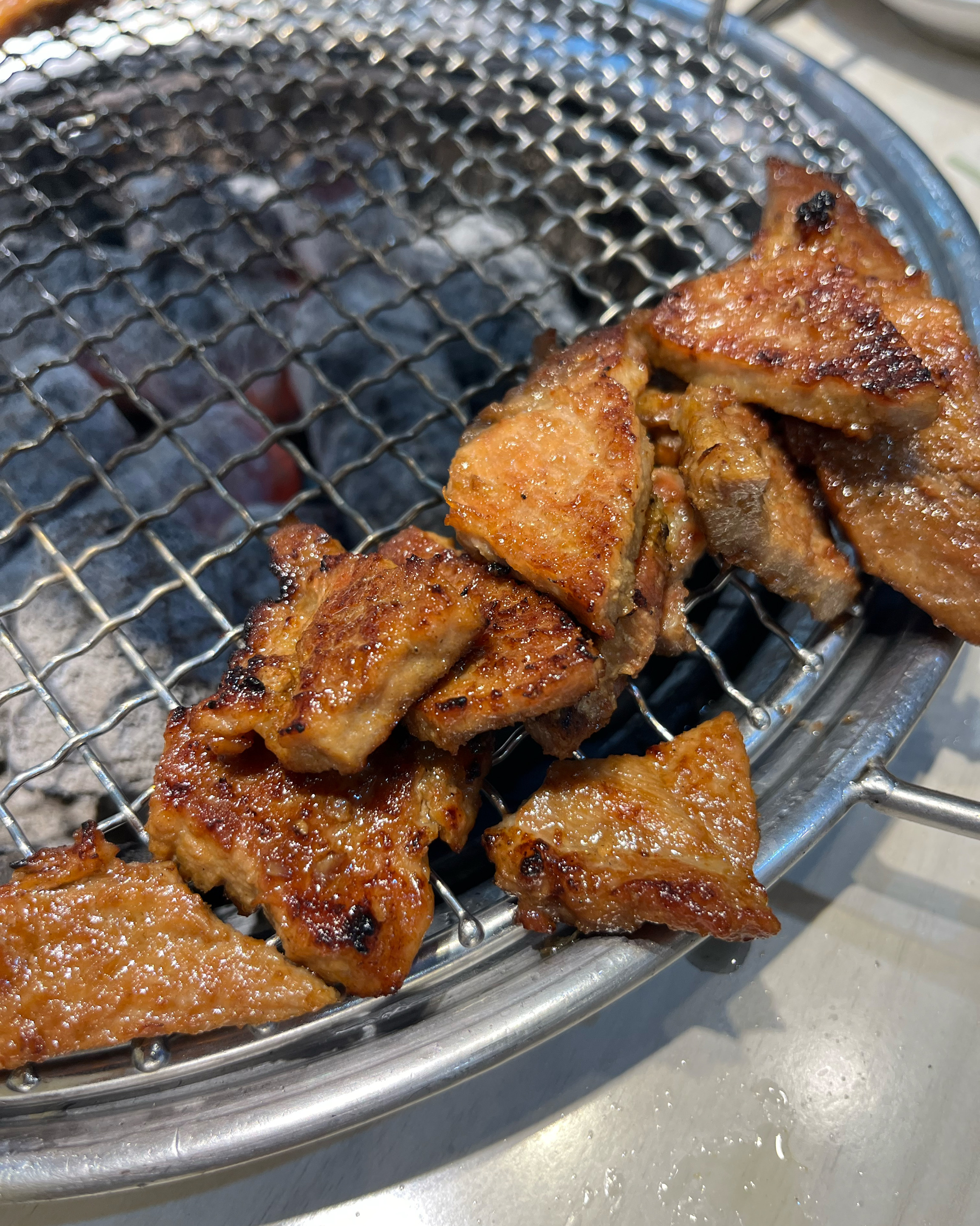 갈비, 삼겹살, 목살 등등 있는데 갈비가 가장 맛있어요👍 - 선부동 맛집 명륜진사갈비 안산선부점