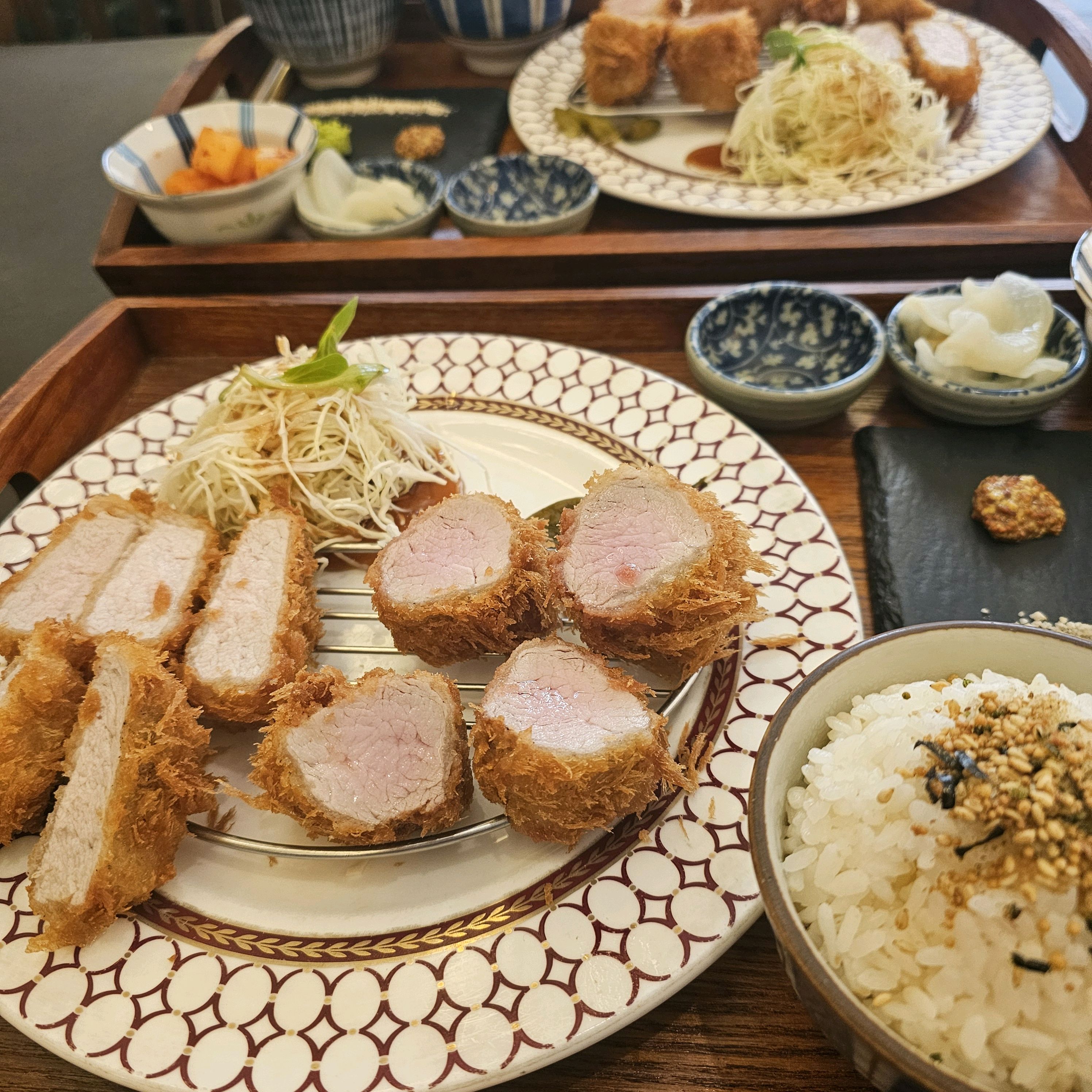 오늘 처음 왔는데 매장도 깔끔하고 맛있습니다!! 좋아요!!!!! - 불당동 맛집 동백카츠 천안신불당점
