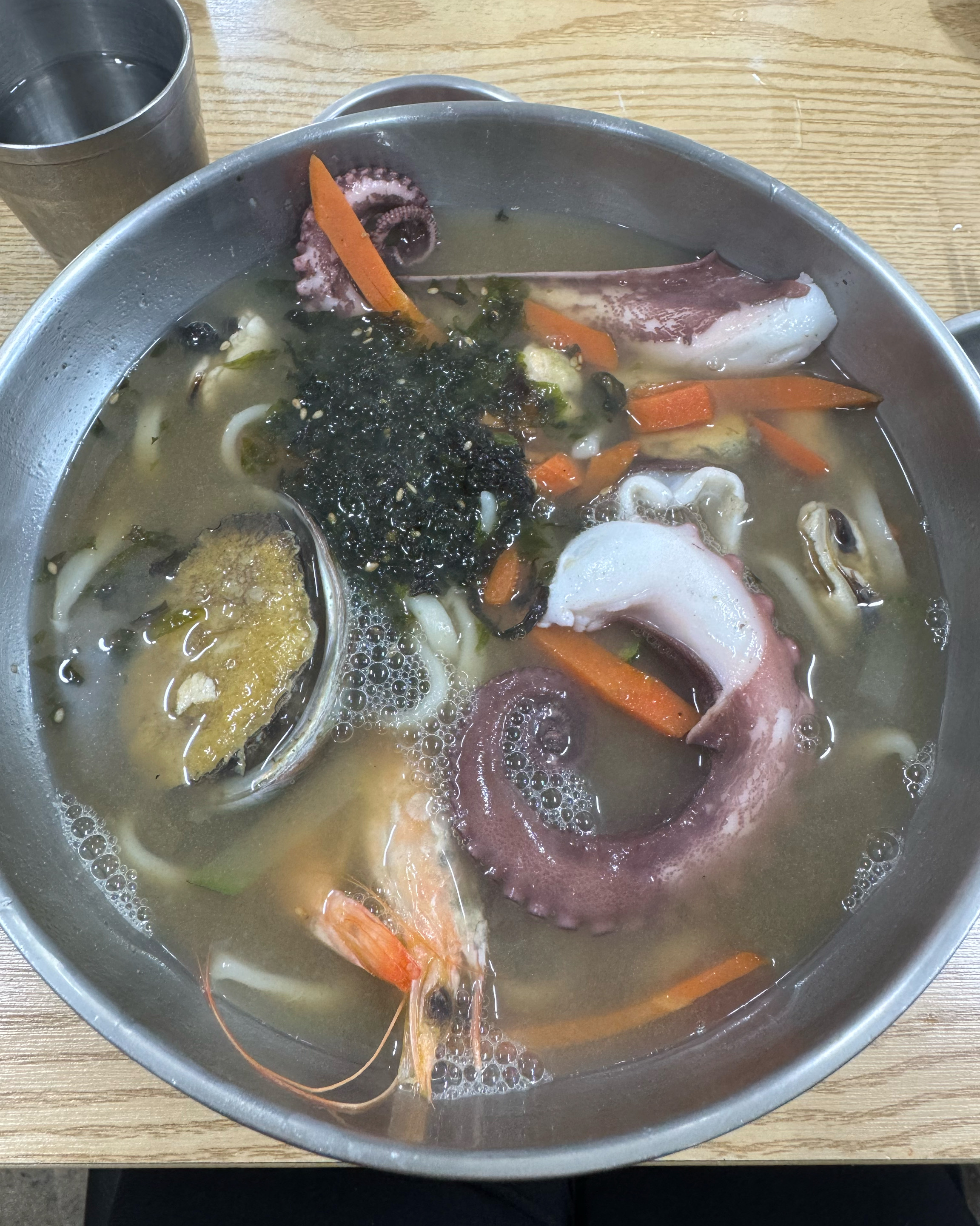 시원한 국물이 계속 땡기는 맛! - 제주 맛집 협재칼국수