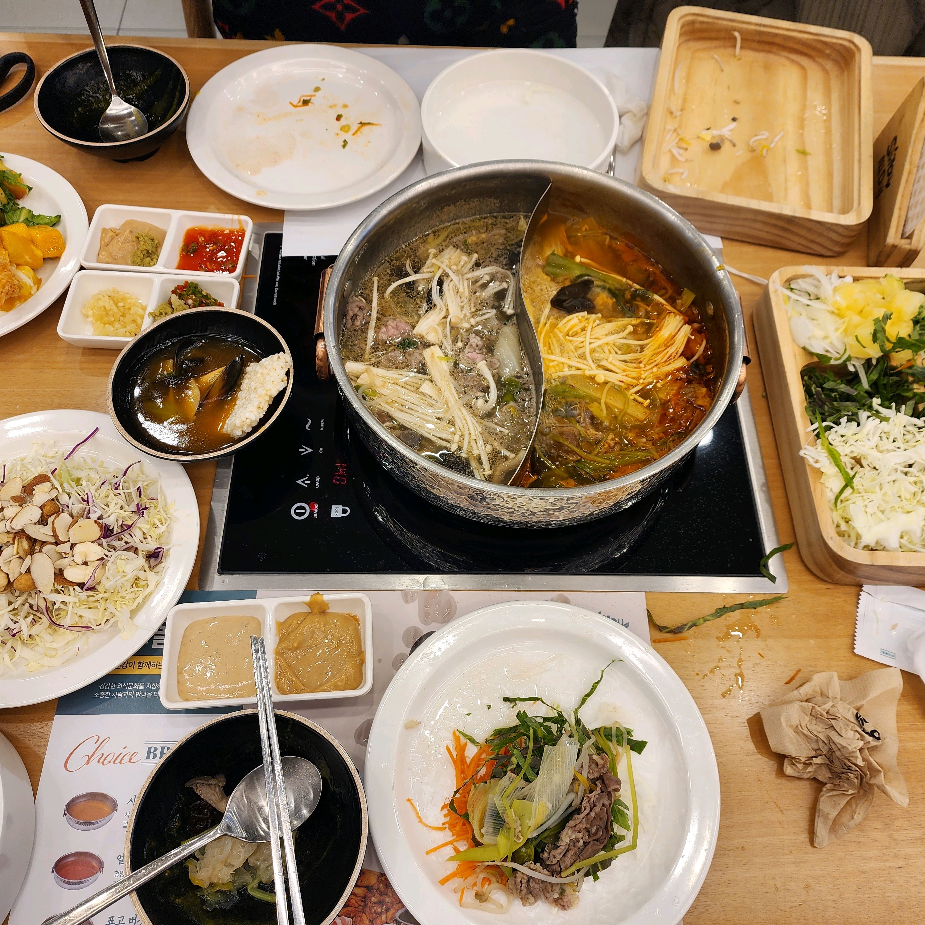 우연히 들리게된곳인데 너무 맛있게 먹었어요 11시20분부터11시40분 까지는 한가했는데 이