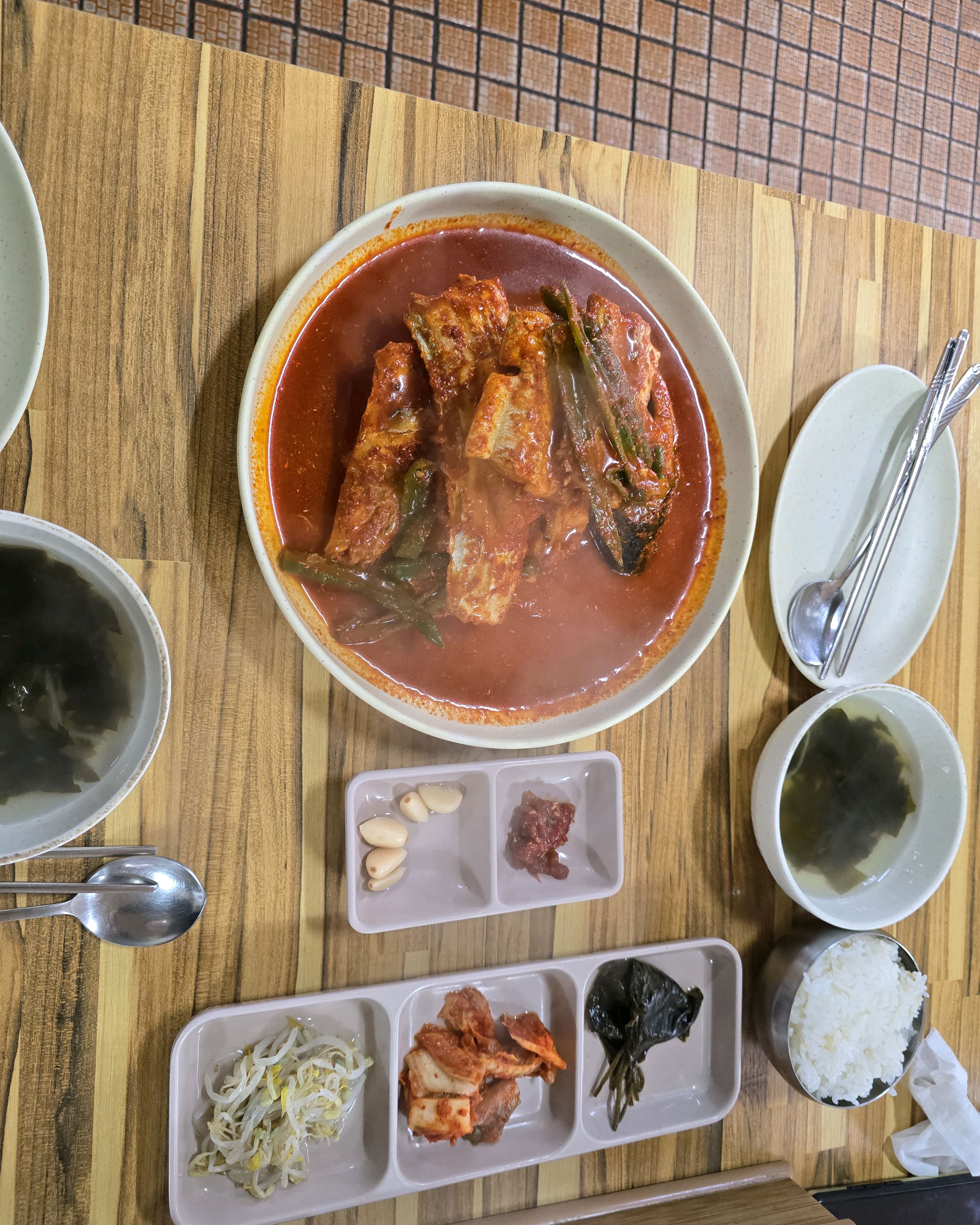 진짜 양 많고 웨이팅 할만 합니다 - 제주 맛집 맛나식당