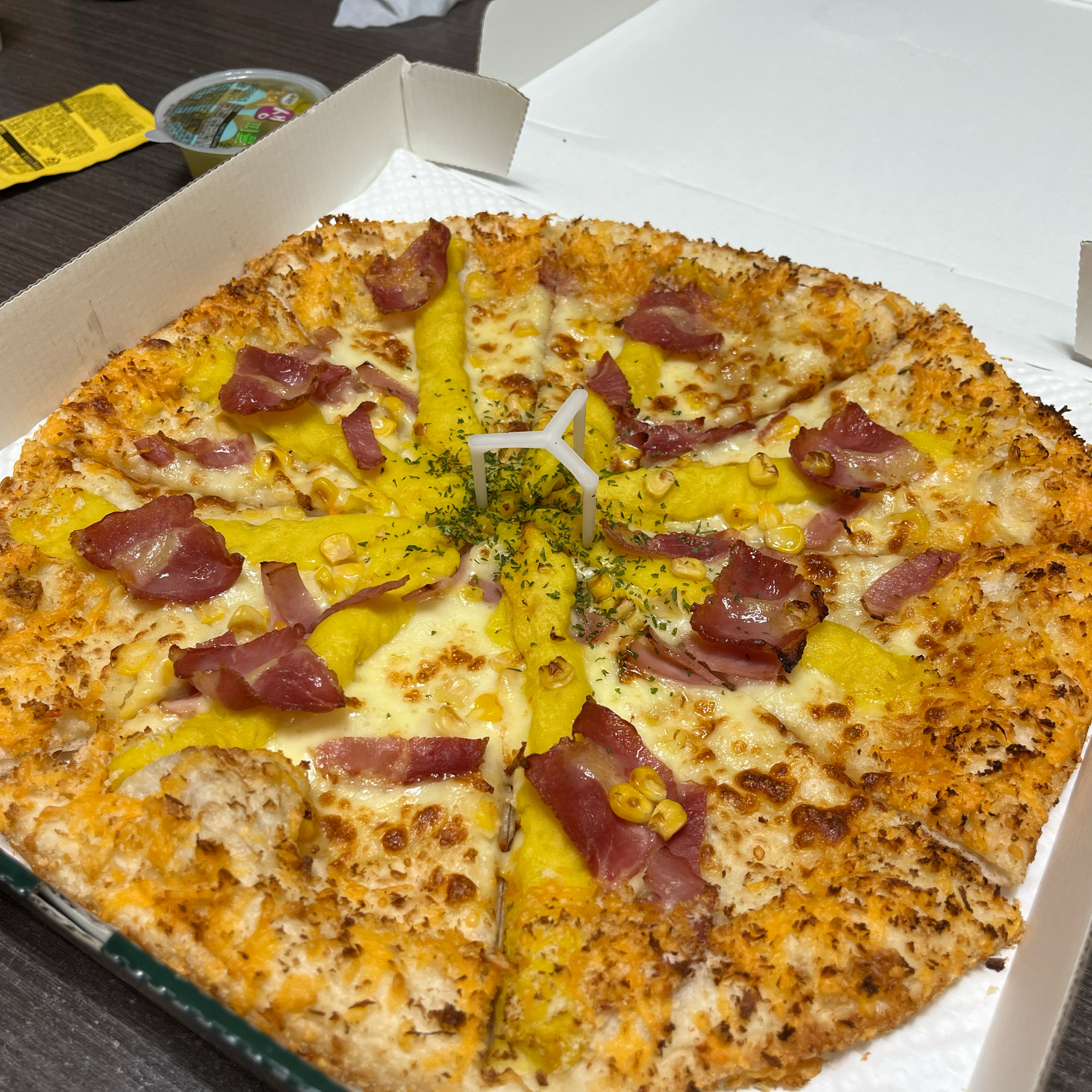 엣지 부분은 진짜 신기할 정도로 맛있는 맛! - 칠곡3지구 맛집 피자몰 홈플러스 칠곡점