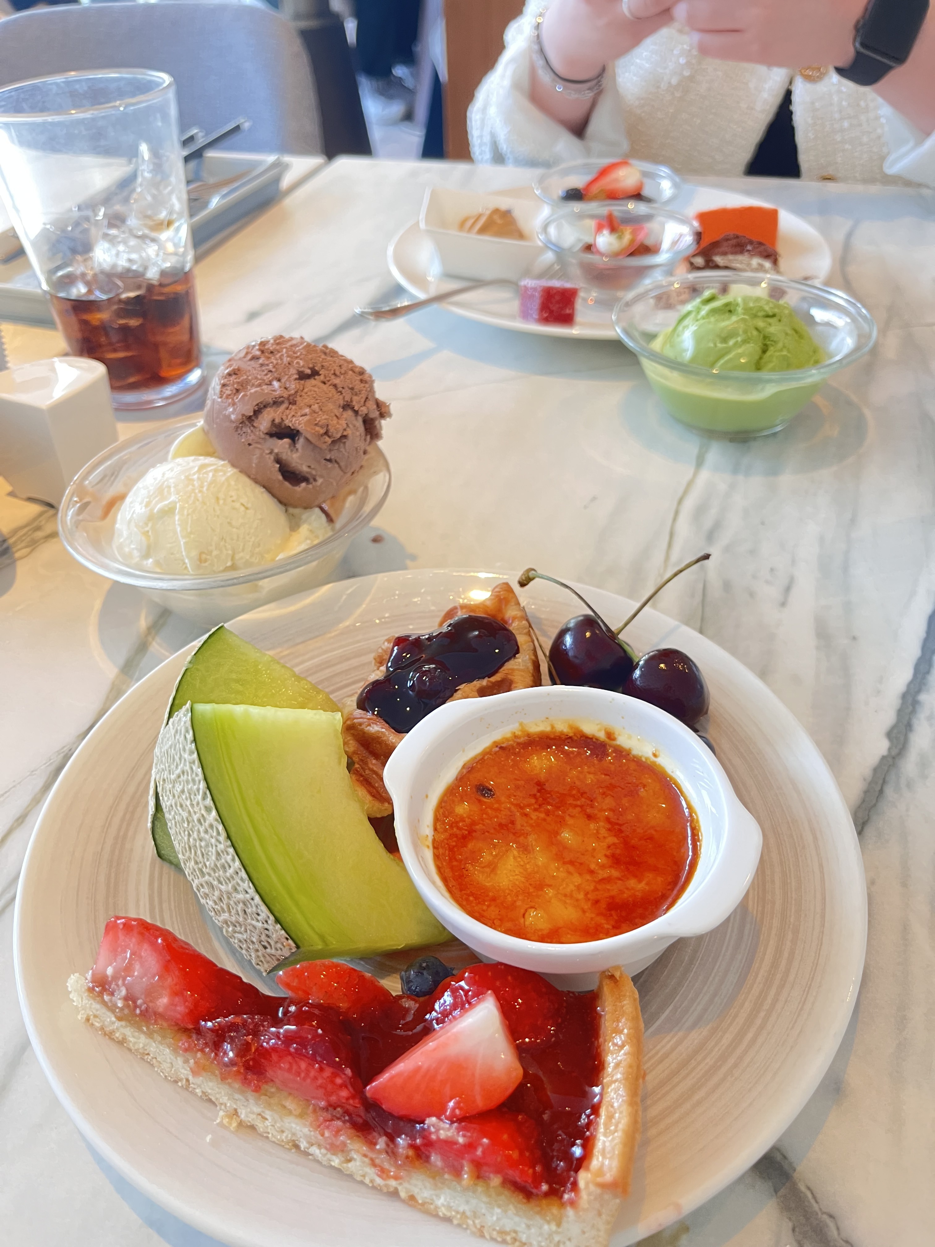 에그타르트 너무 맛있고 전체적으로 음식들이 맛있었습다. 아쉬운 점은 탄산은 주문을 따로 해