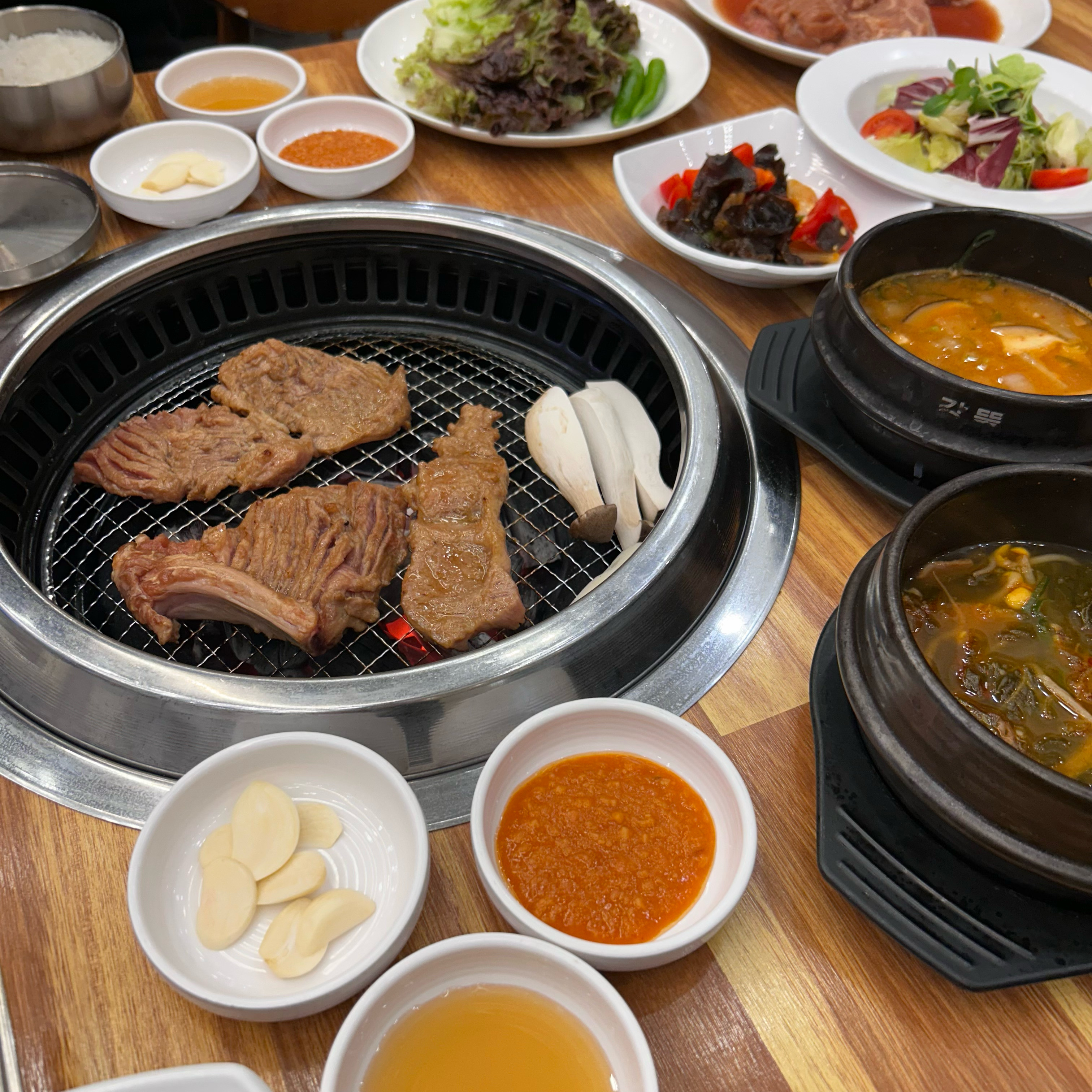 처음 방문했는데 너무 맛있어요!! 고기도 신선하고 나오는 반찬들도 다 맛있네요ㅎㅎ 직원분들