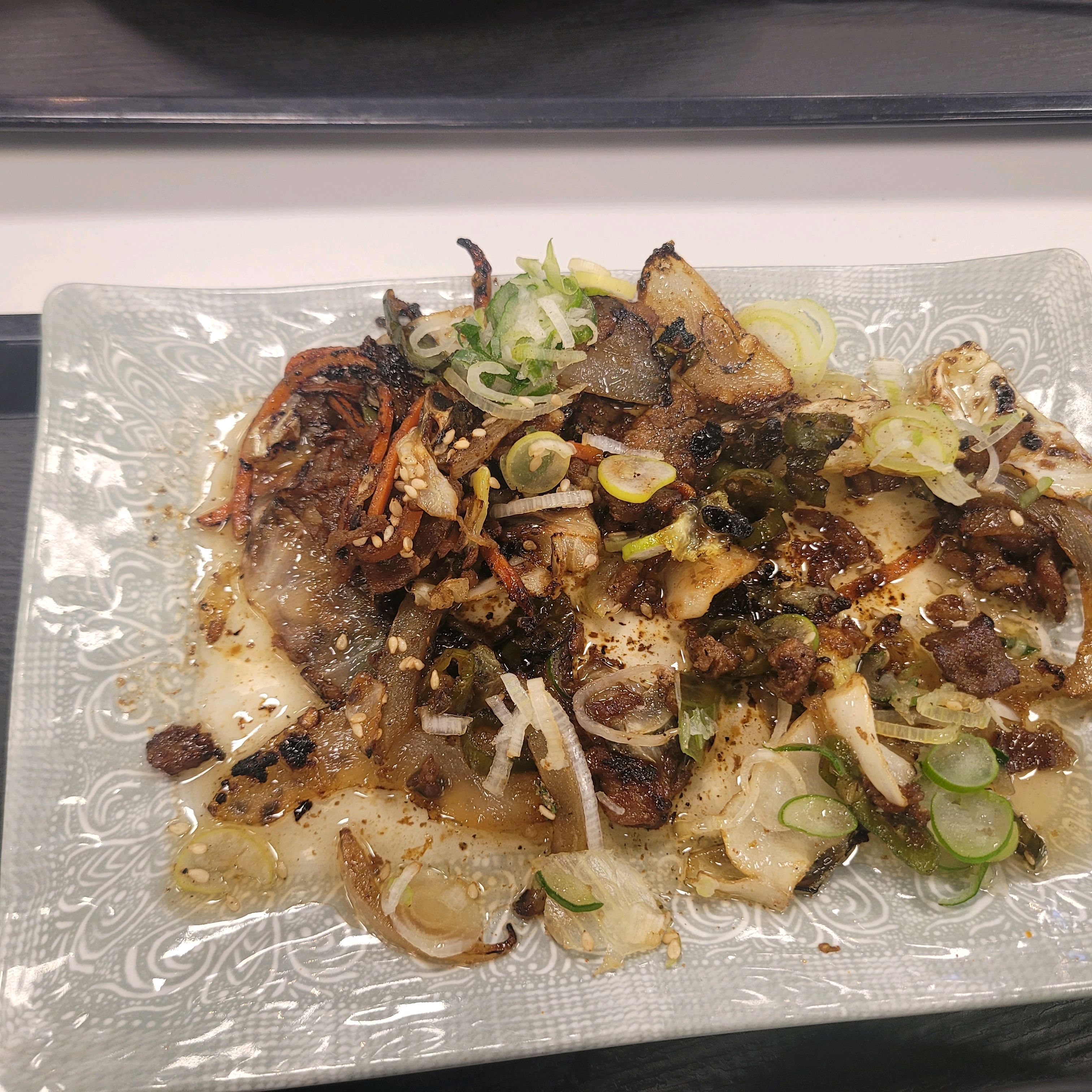 고기는 타고 맛도 없고 기름도 너무 많고 홍콩반점외에는 정말 맛이 없지고 있습니다.오픈때는