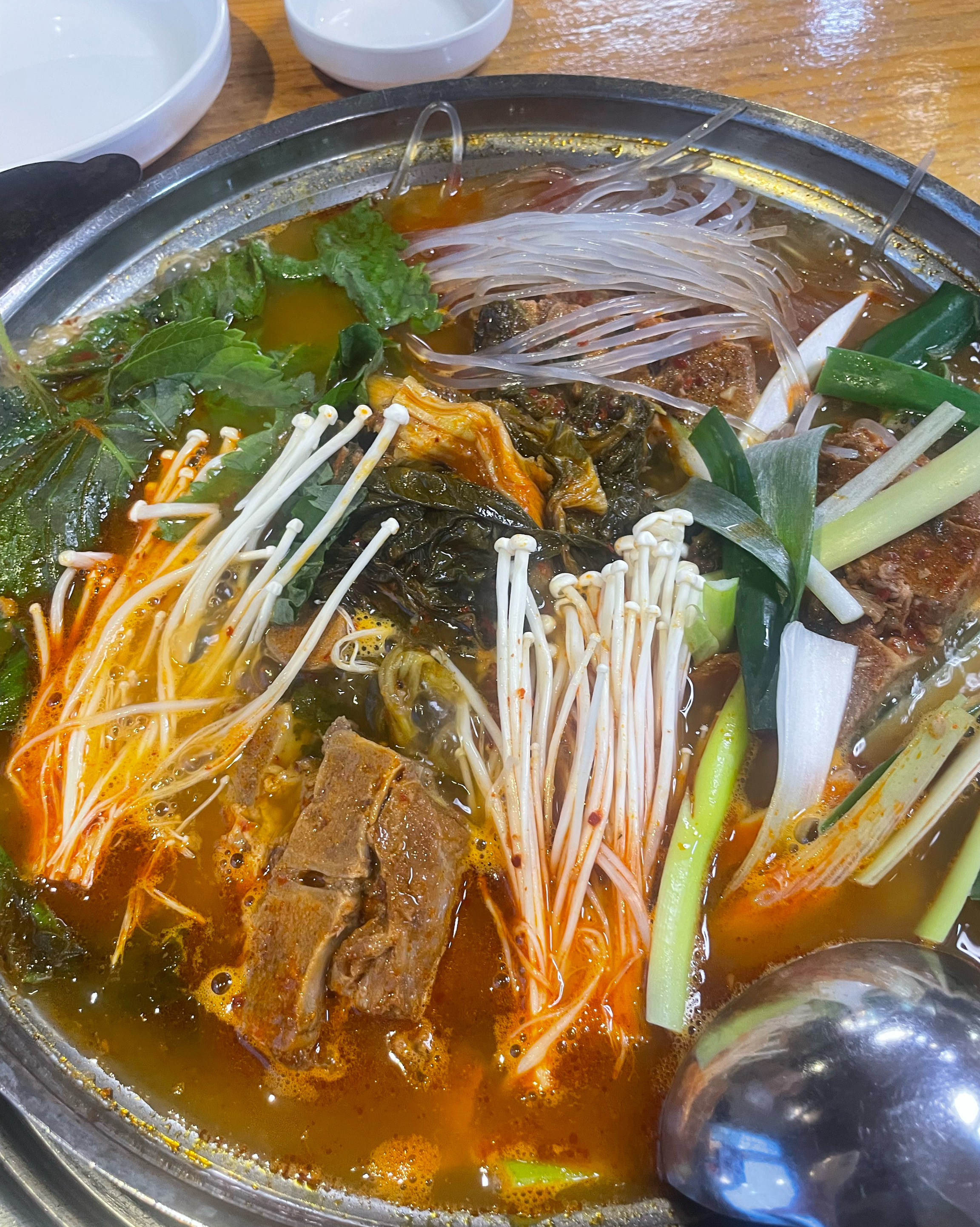 여기 감자탕 진짜 맛있어요! 굽은다리에서 1등 감자탕 맛집입니다!! 다음에 또 오고싶어요~