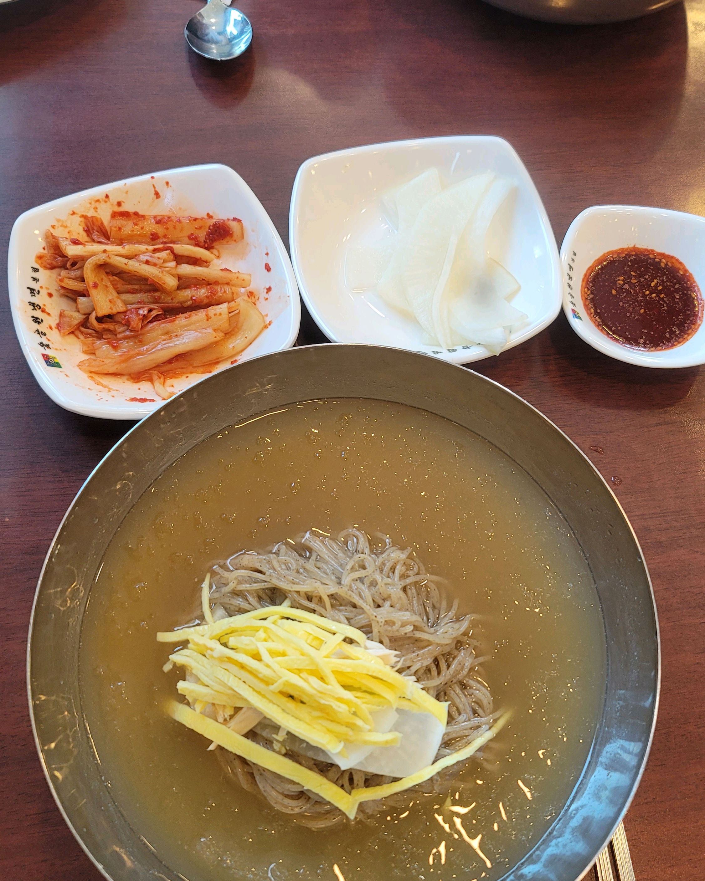 오늘 대전 갈 일이 있어서 유툽보다 생각 난 숯골원 냉면집~  기대한만큼냉면,만두 둘다너무