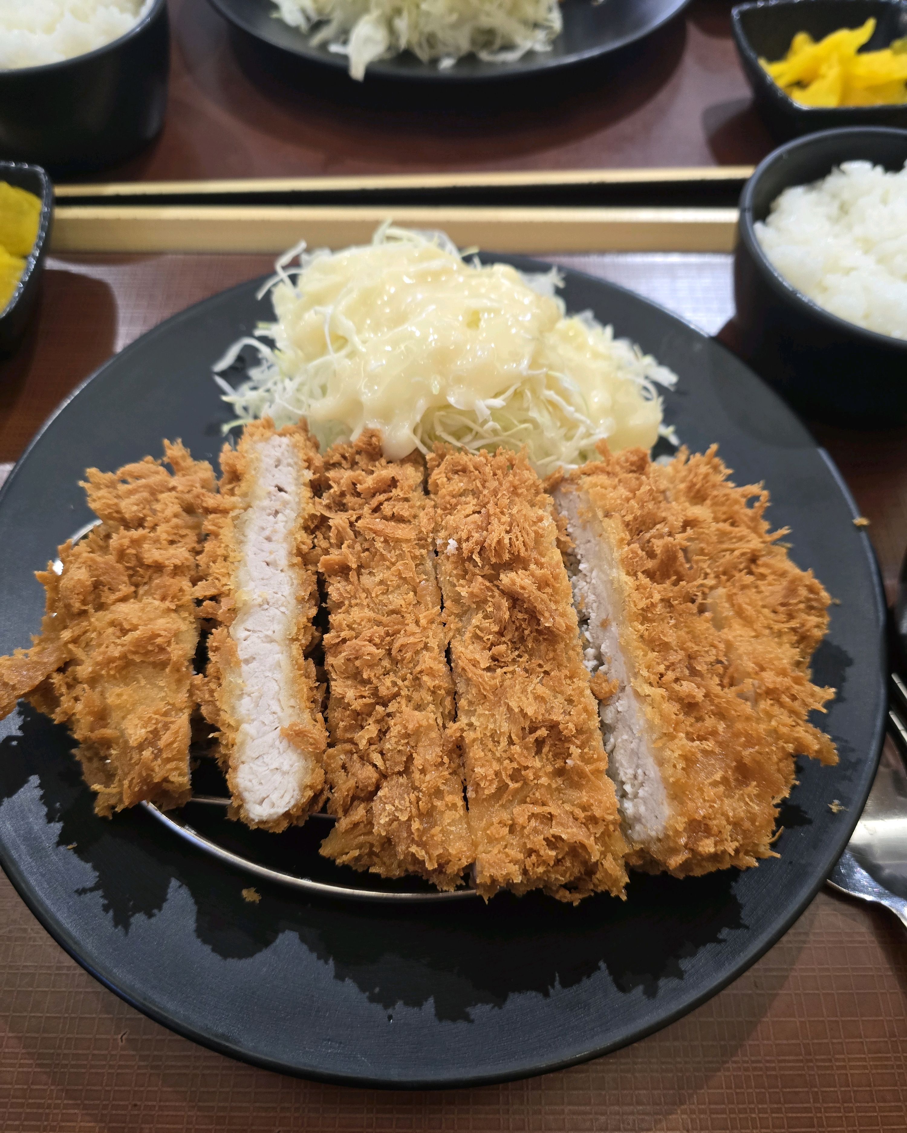 찍먹자는 바싹해서 좋아할것이고 부먹자는 입천장 다 까지겠음 ㅠㅠㅠㅠ - 제주 맛집 연돈