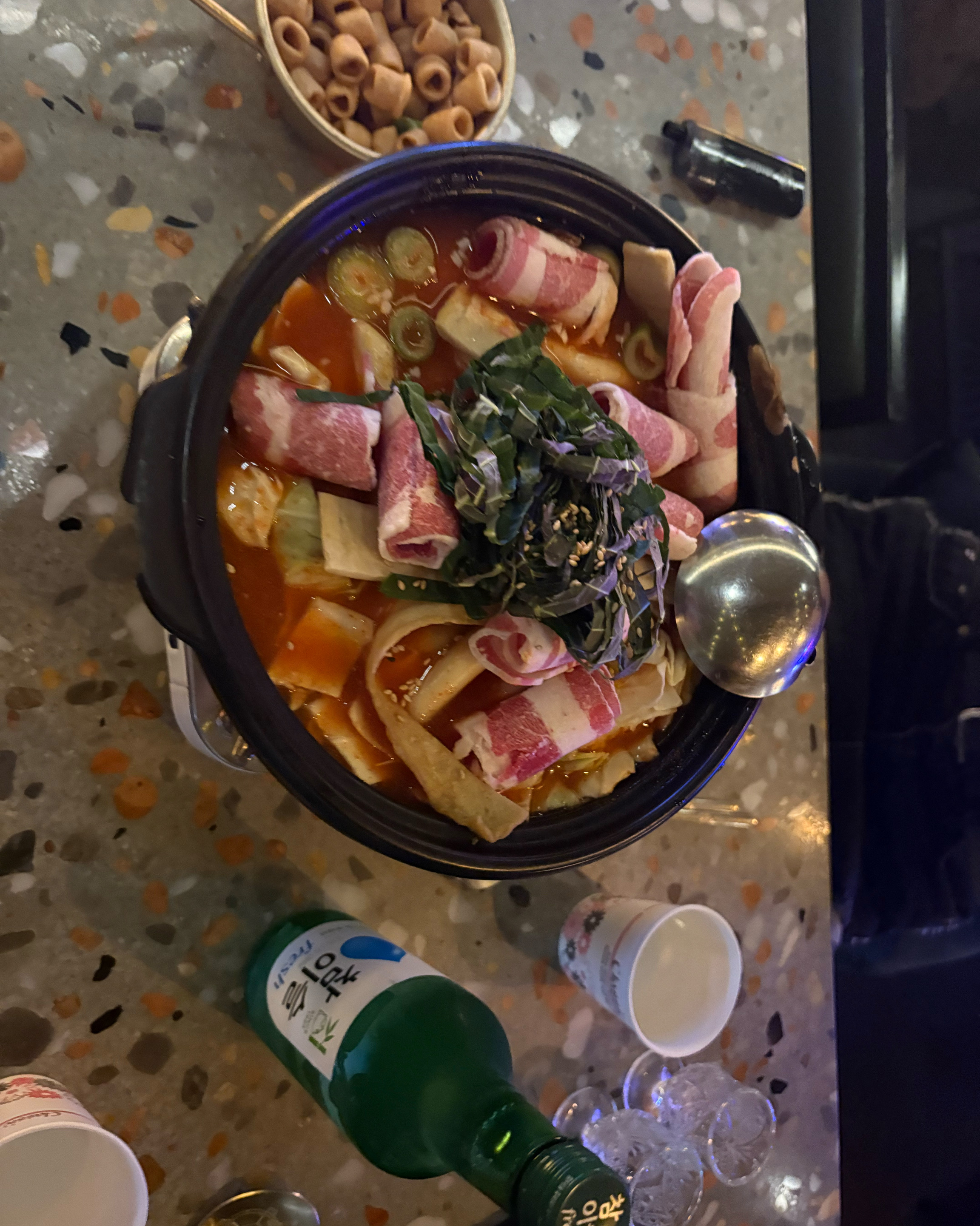 메뉴 종류도 너무다향하고 음식도 맛있고 직원분들도 친절하시고 환경도 너무 쾌적해서 좋았