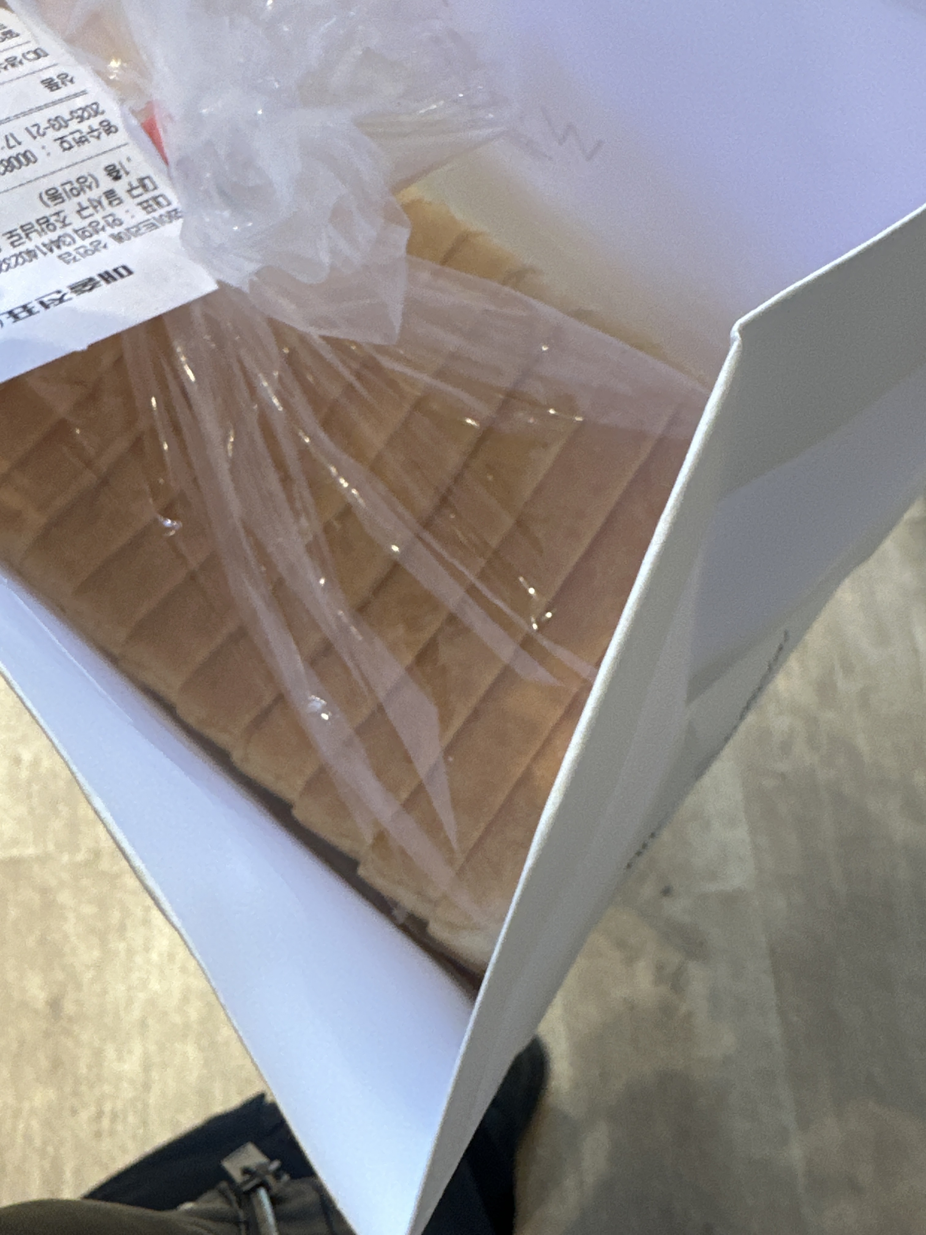 이틀 전에 집에 사갔는데 애들이 하루만에 다 먹더라구요 또 사갈 만큼 엄청 맛있어요 🥹🥹 - 대구 달서구 맛집 화이트리에 상인점