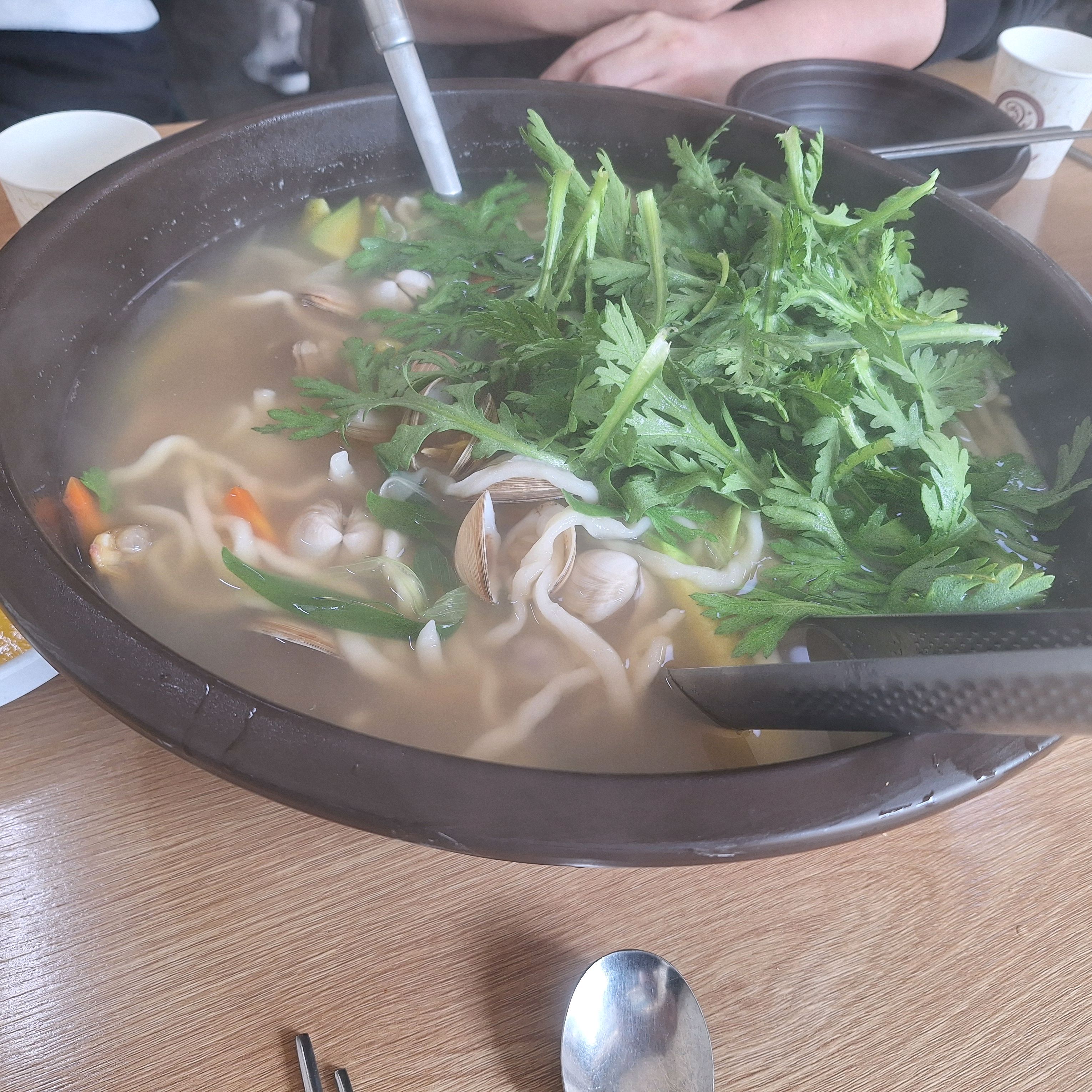 날씨가 따뜻해져도 땡기는 맛이에요~! - 대전 맛집 신선 칼국수