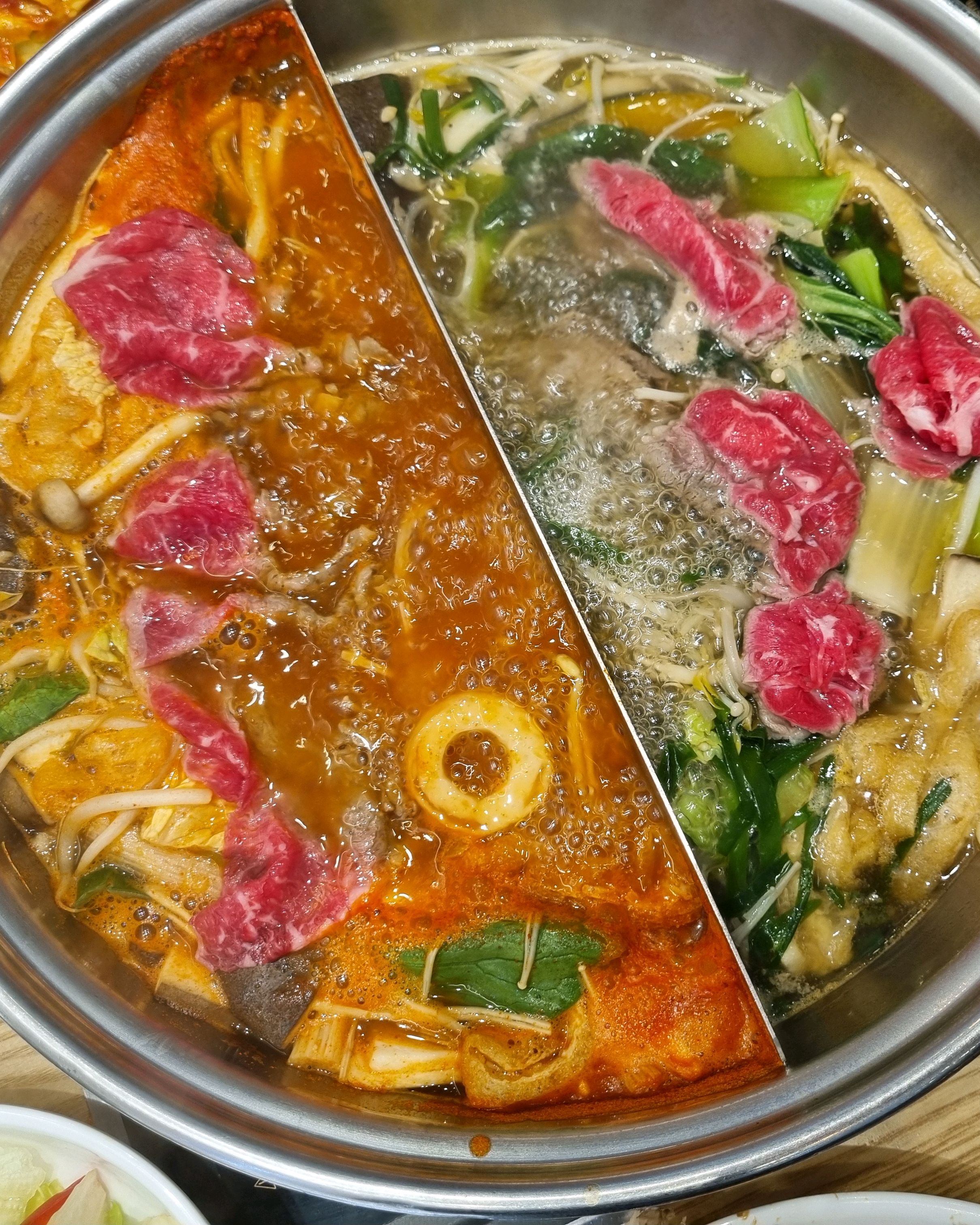 능동 맛집 샤브20동탄 능동점에 다녀왔어요. 질 좋고 신선한 샤브샤브 고기가 무제한으로 제