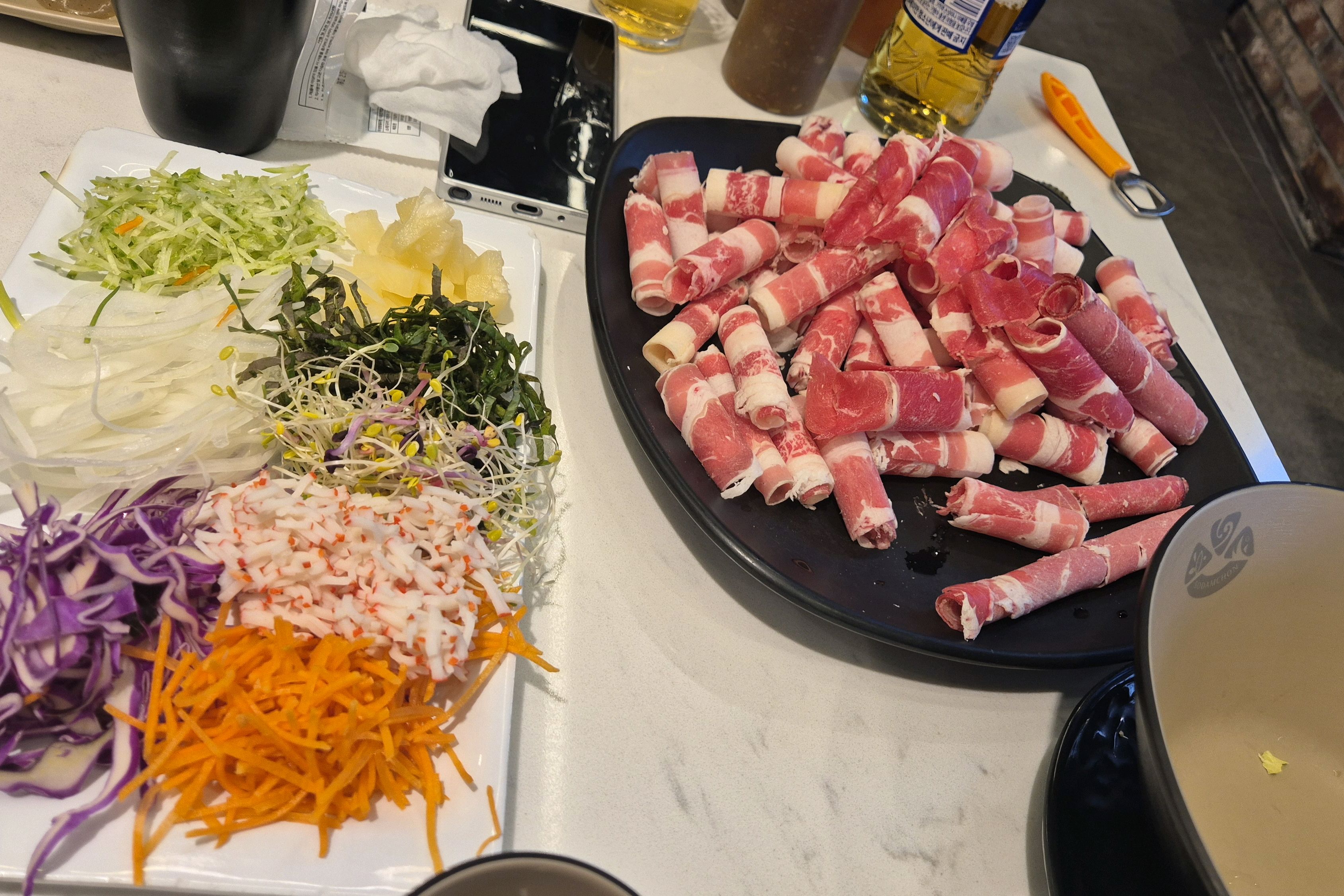 재료가 신선하고 음식도 맛있고 휴식을 즐길 수 있는 공간이 따로 있어 장소을 옮기지