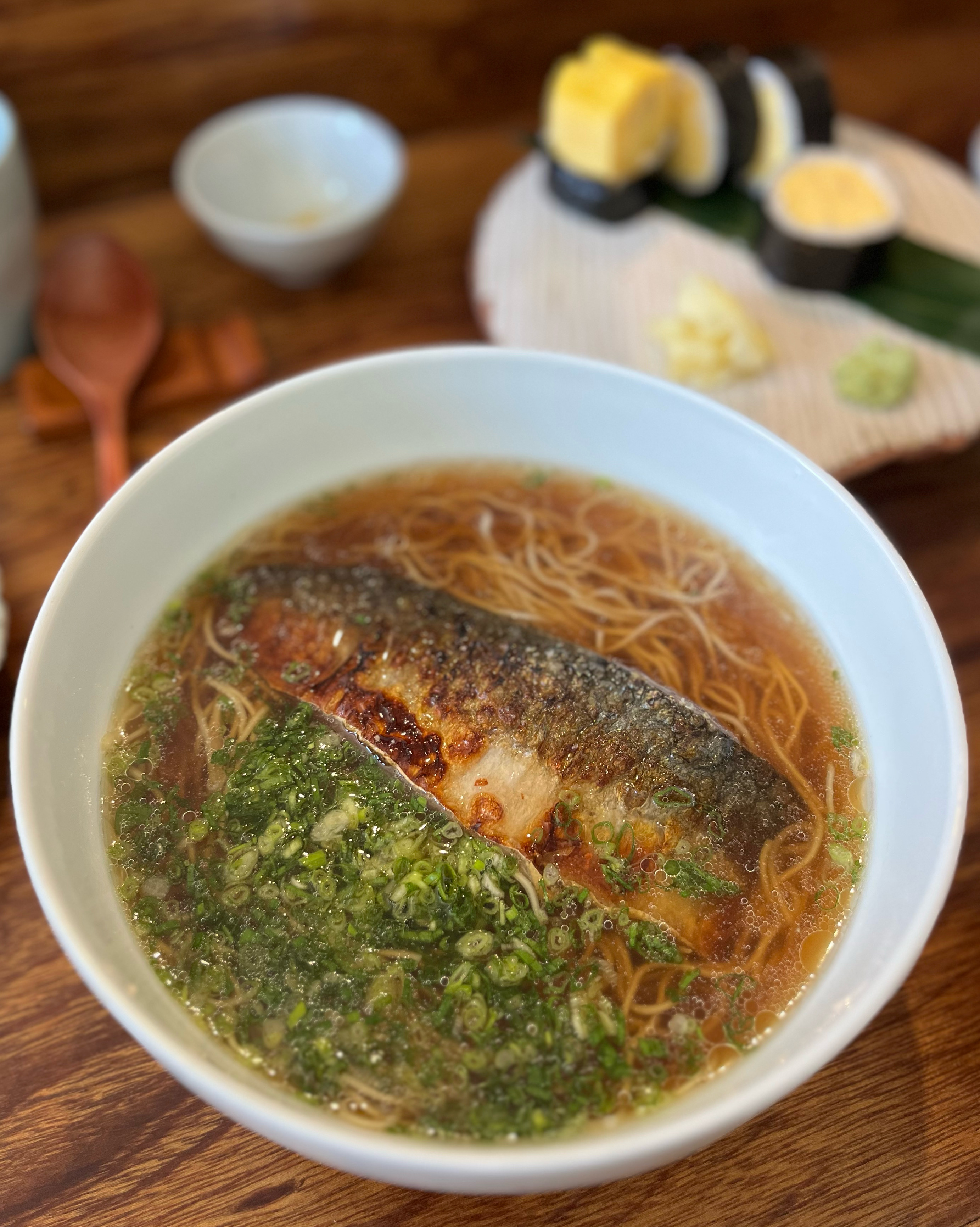 고등어소면은 비린내 없이 국물이 깔끔하고 짭짤한 고등어와 궁합이 좋았어요. 개인적으로 일본