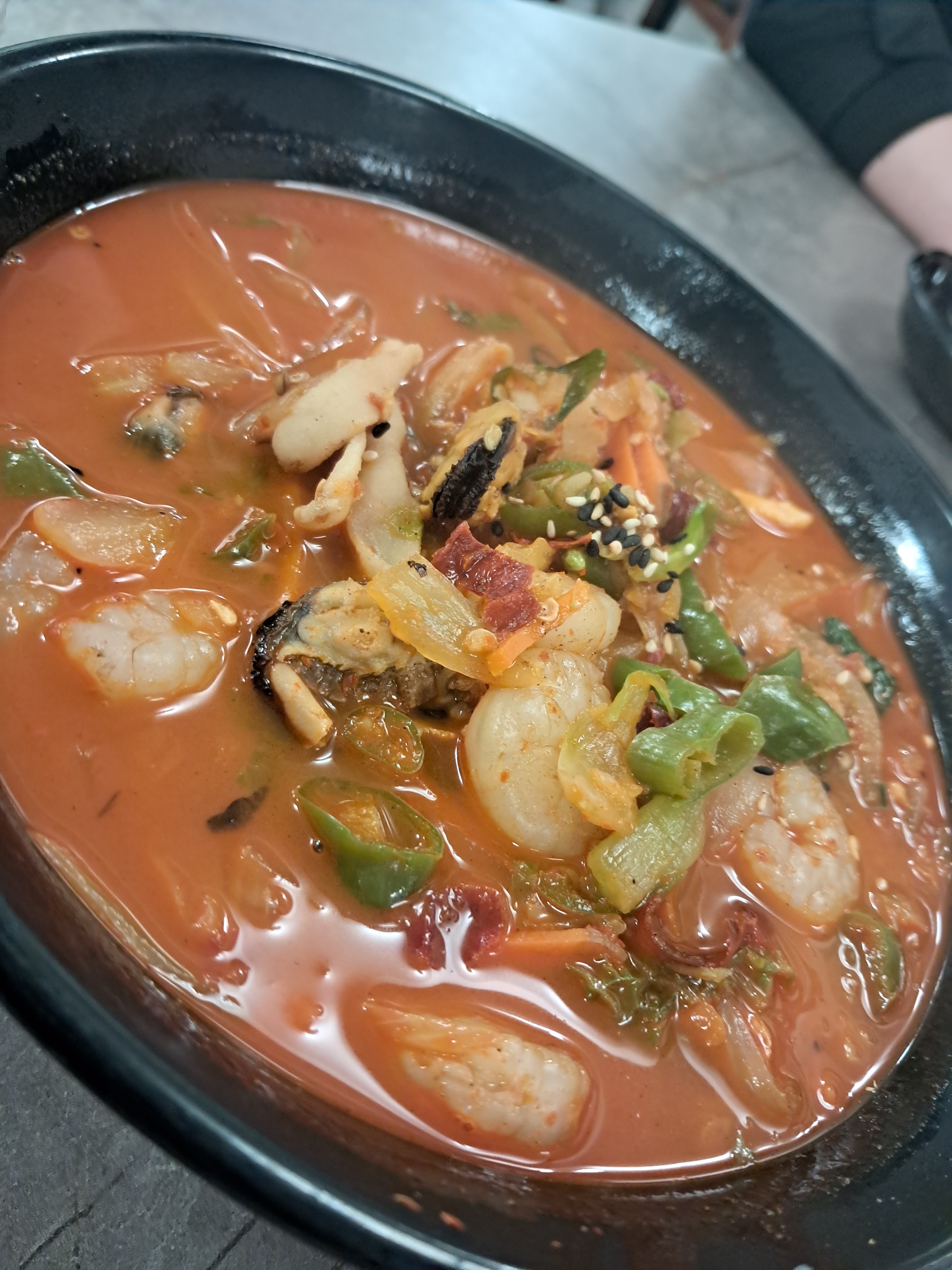 오늘 짬뽕이 땡겨서 방문했습니다! 자주 와서 먹고 가지만 변하지 않는 맛에 감동하고, 맛있