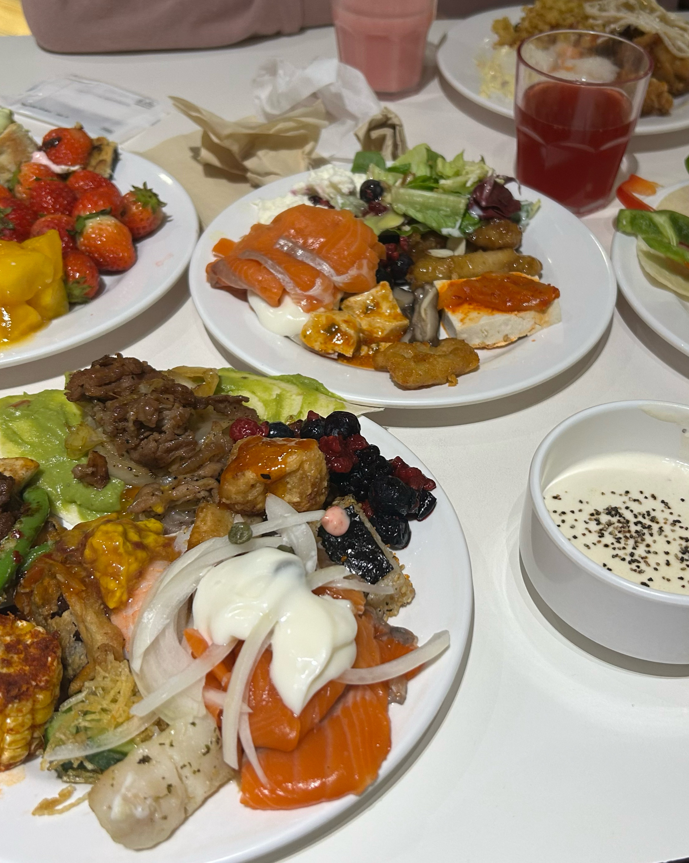 딸기를 좋아해서 딸기축제 끝나기 전에 또 다녀왔어요. - 반포 맛집 애슐리퀸즈 뉴코아 강남점